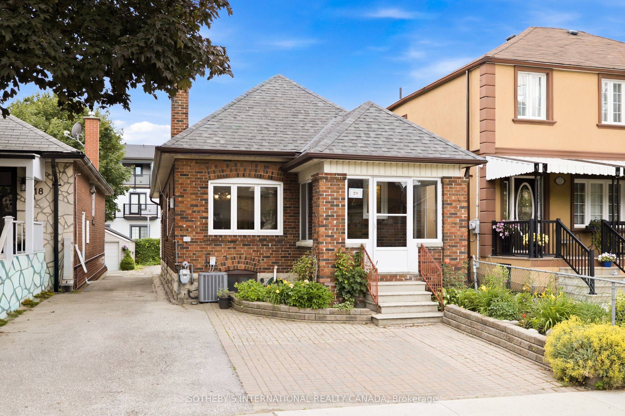 20 Bicknell Avenue Property Photo 1
