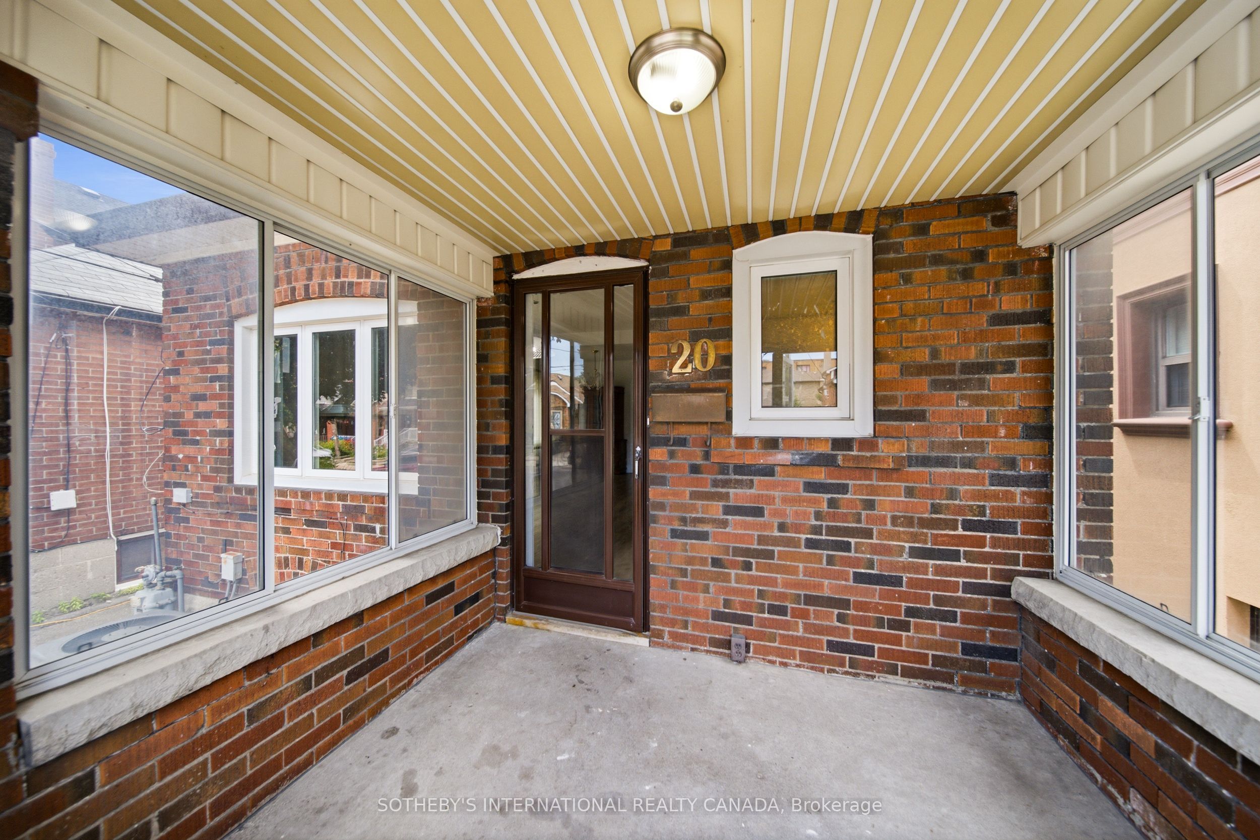 20 Bicknell Avenue Property Photo 4