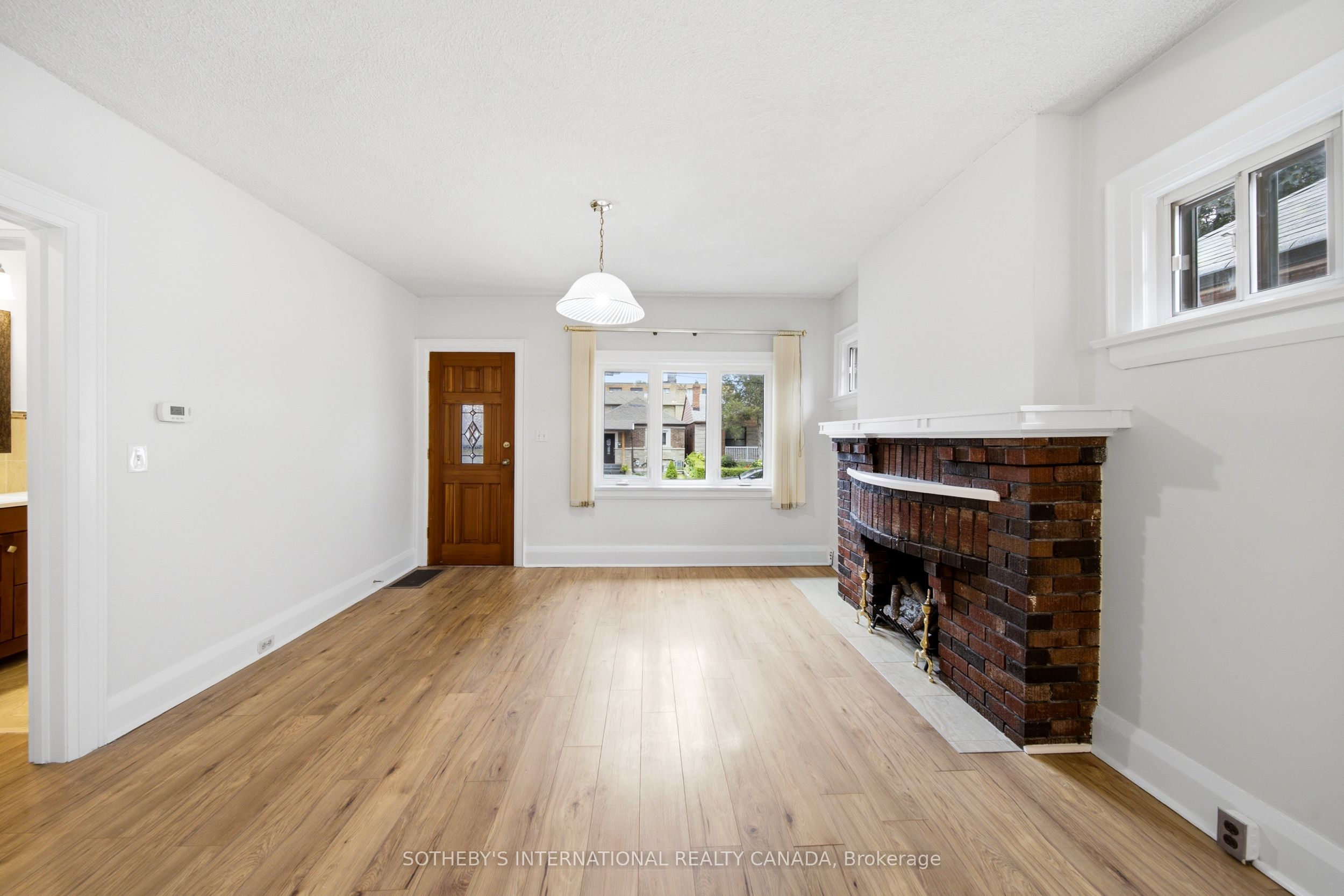 20 Bicknell Avenue Property Photo 6