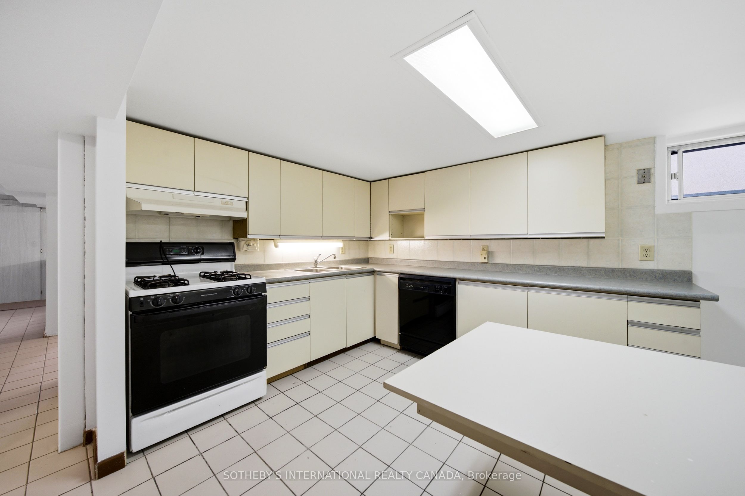 20 Bicknell Avenue Property Photo 31