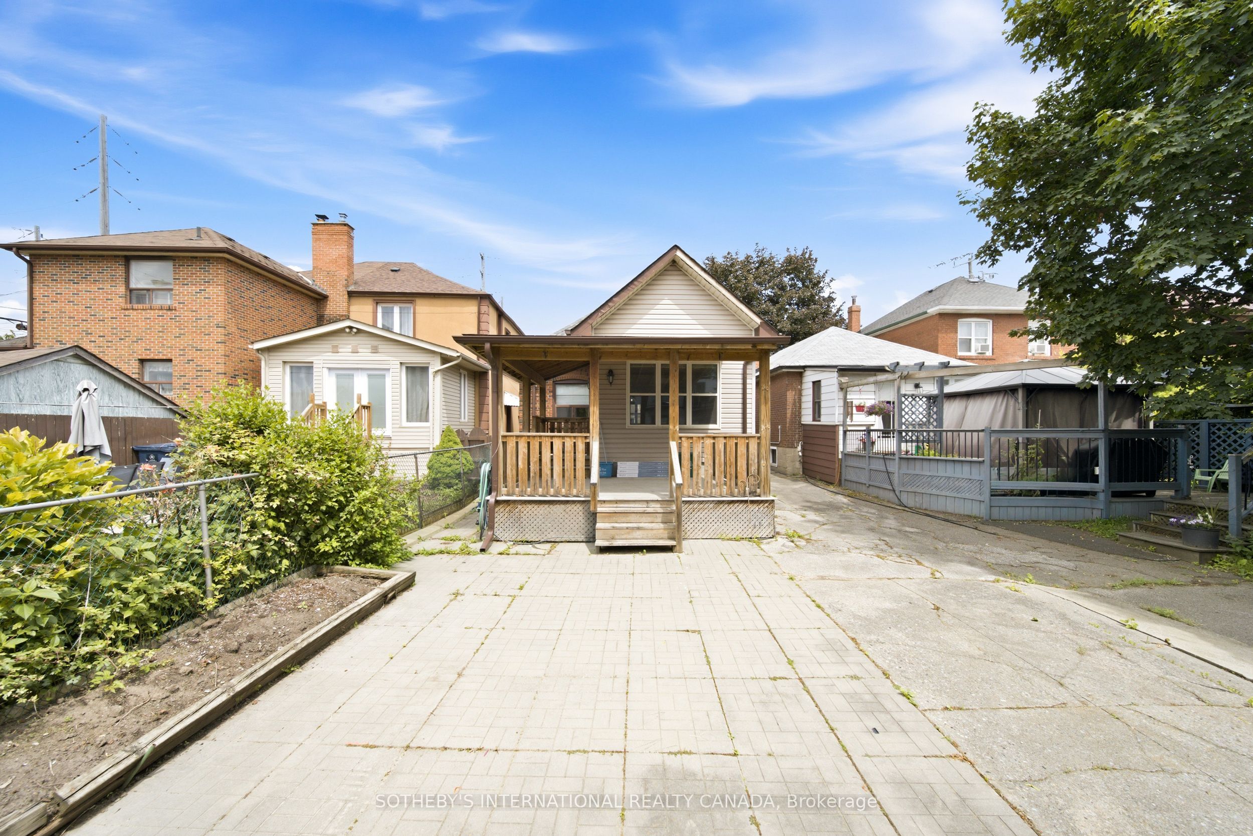 20 Bicknell Avenue Property Photo 35