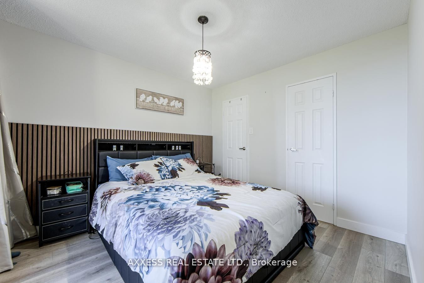 3590 Kaneff Crescent 609 Property Photo 15