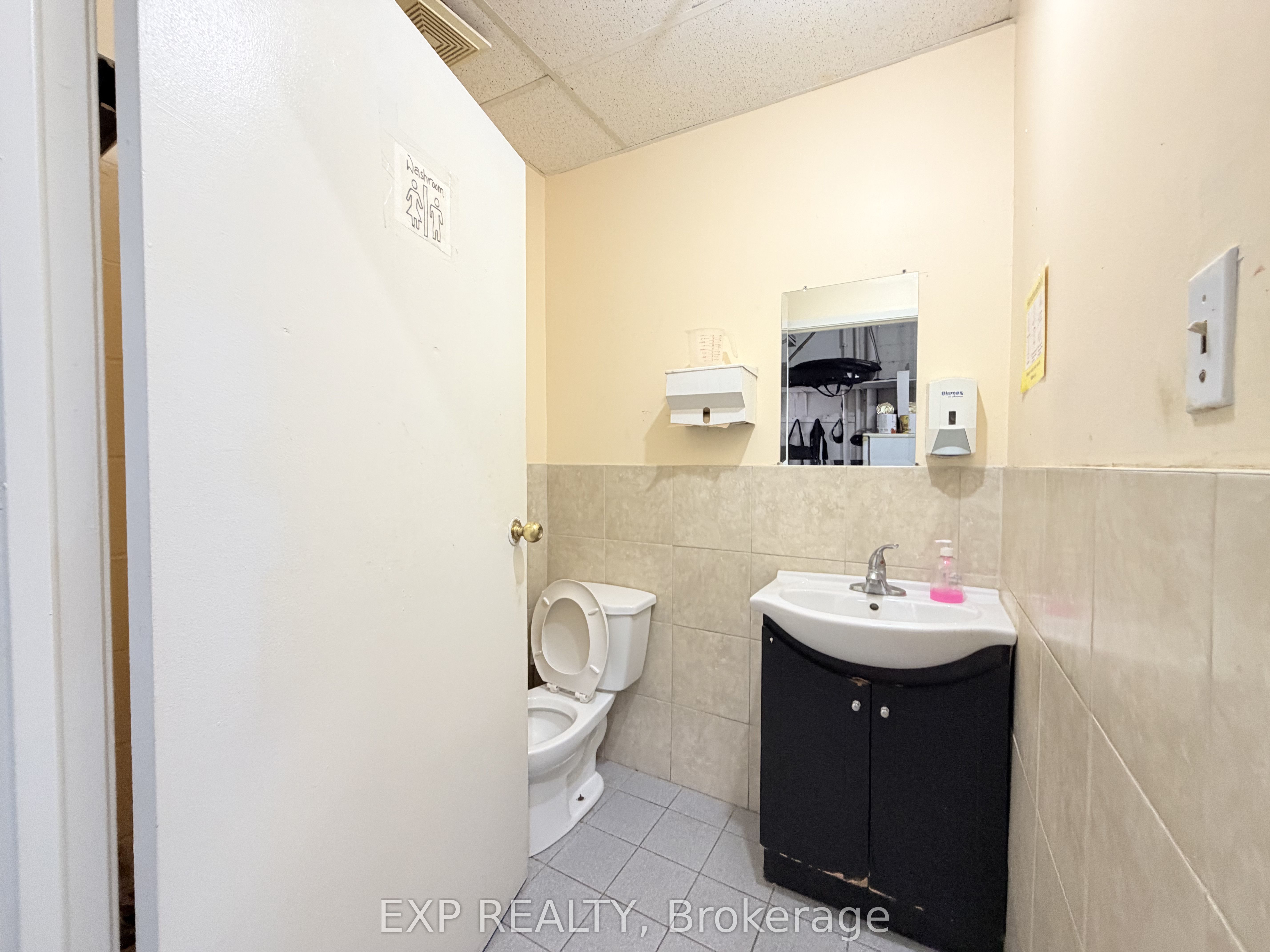 700 Balmoral Drive 9 Property Photo 17