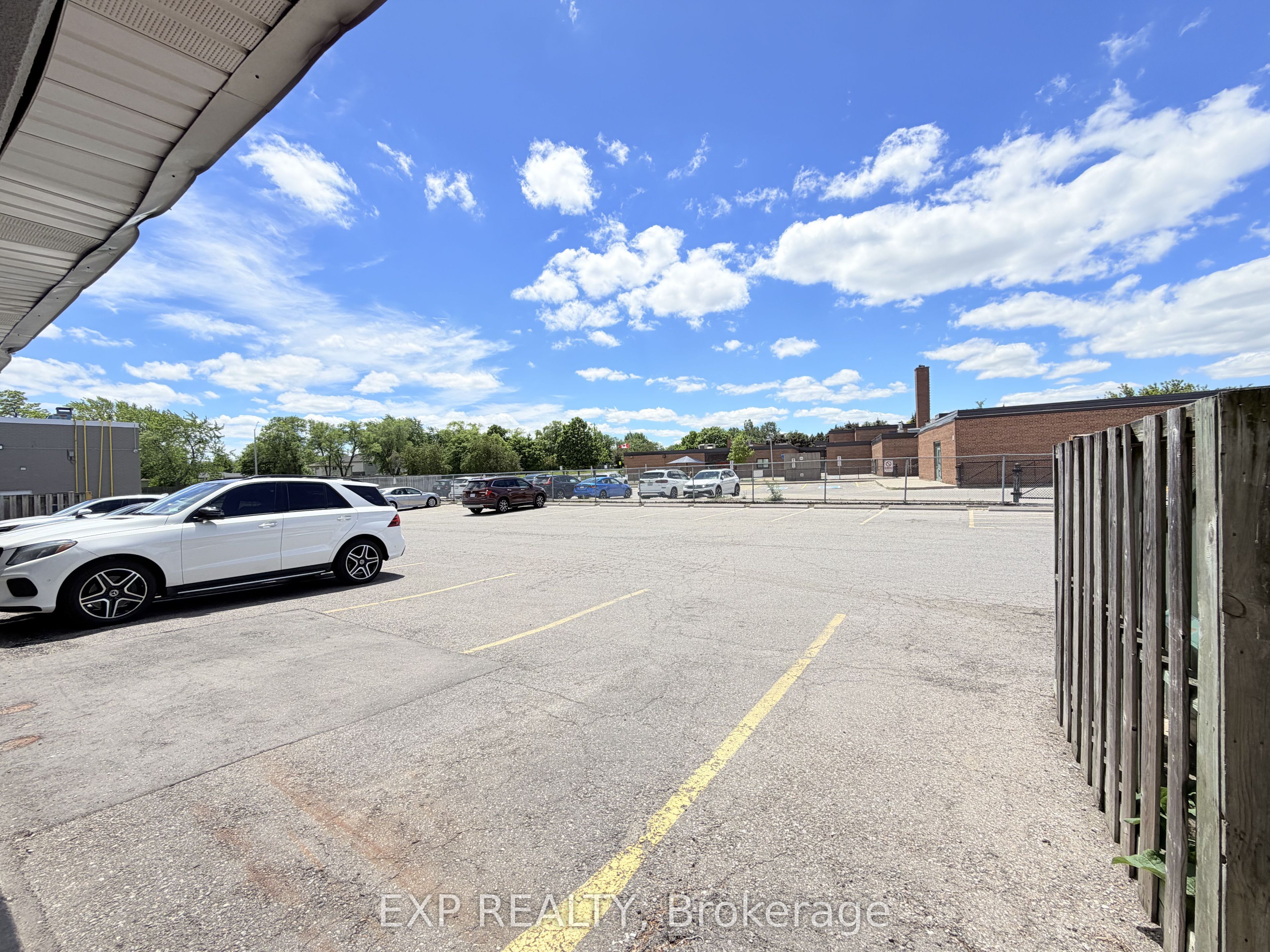 700 Balmoral Drive 9 Property Photo 20