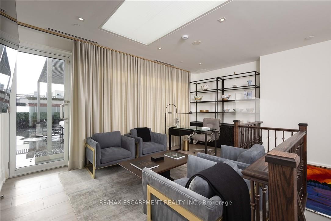 300 Randall Street Ph1 Property Photo 40