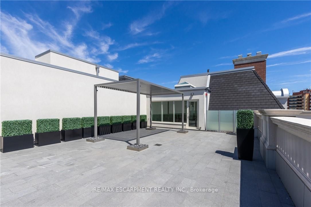 300 Randall Street Ph1 Property Photo 44