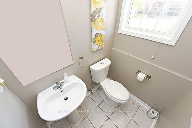 1681 Stover Crescent Property Photo 11