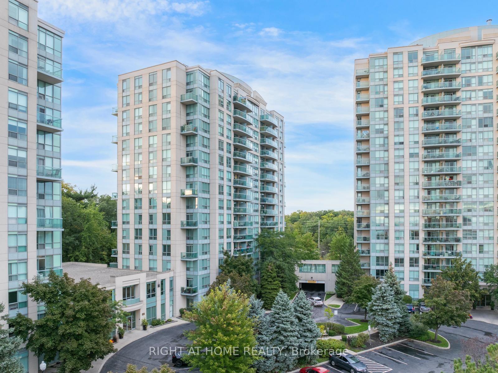 2565 Erin Centre Boulevard 1509 Property Photo 1