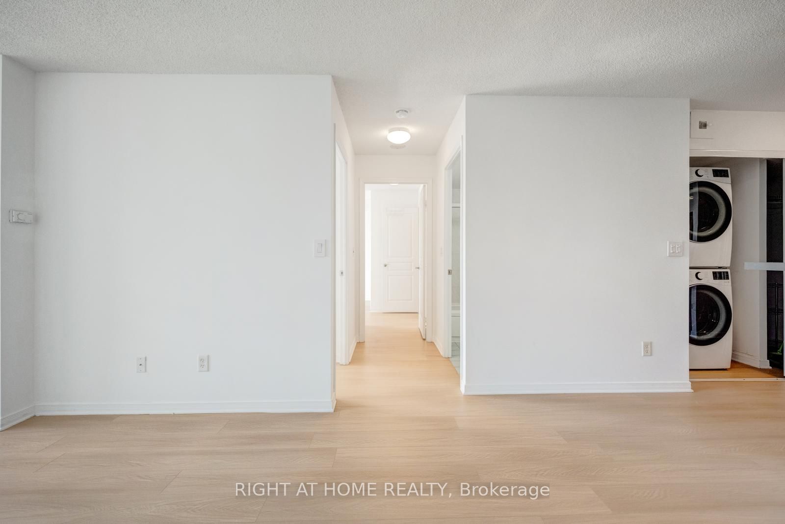 2565 Erin Centre Boulevard 1509 Property Photo 14