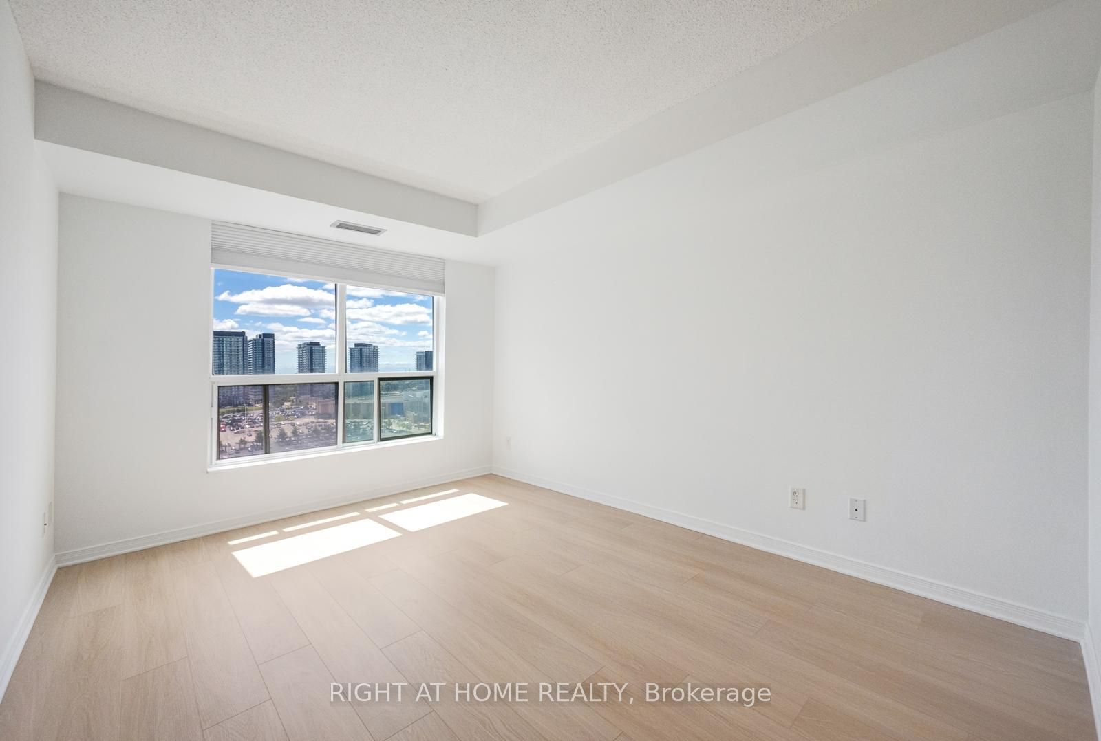 2565 Erin Centre Boulevard 1509 Property Photo 15