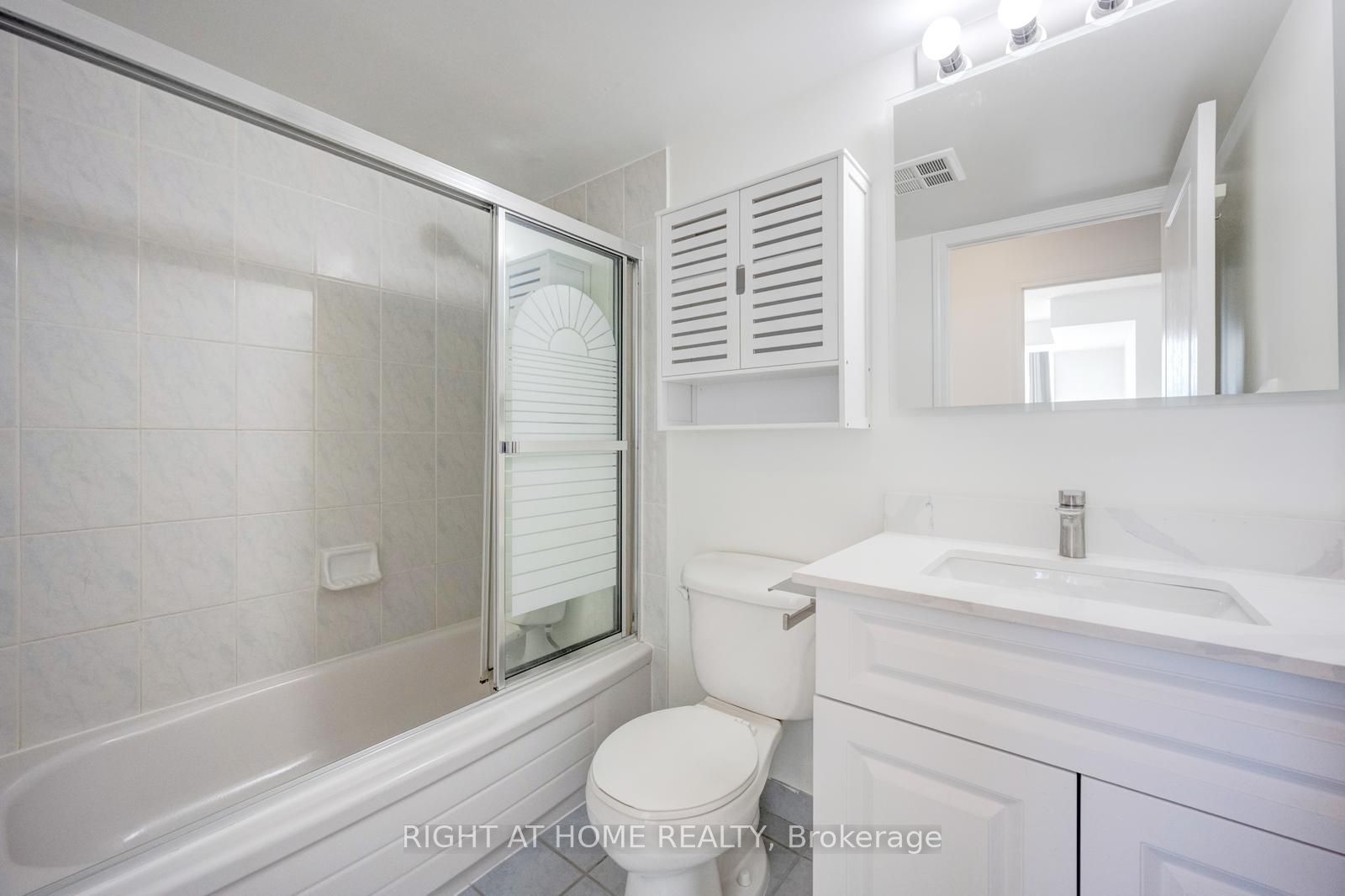 2565 Erin Centre Boulevard 1509 Property Photo 21