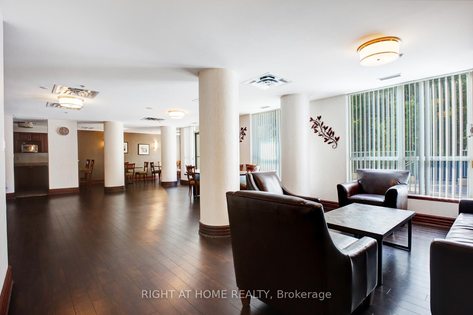 2565 Erin Centre Boulevard 1509 Property Photo 25