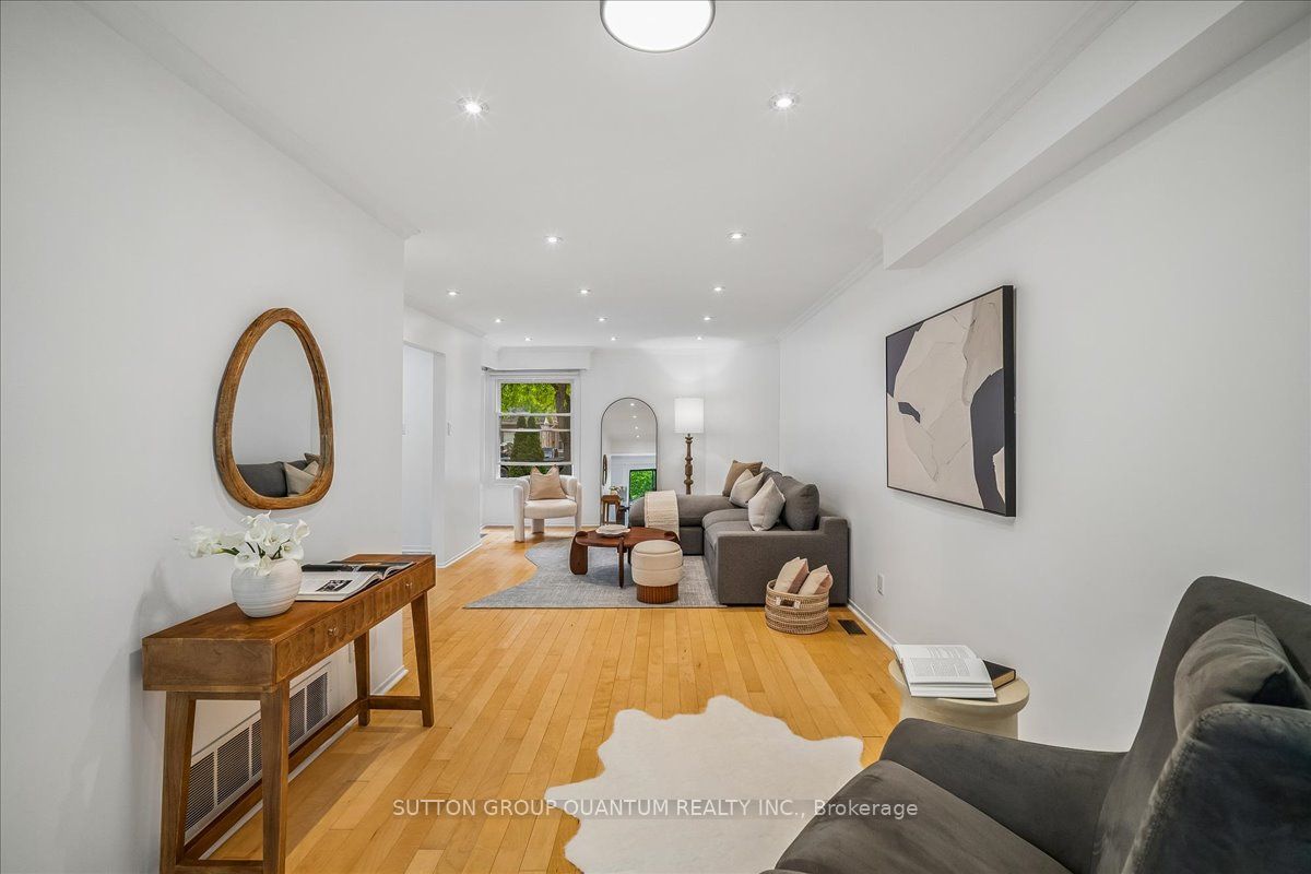 1023 Runnymead Crescent Property Photo 15