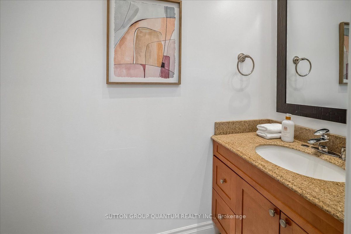 1023 Runnymead Crescent Property Photo 16