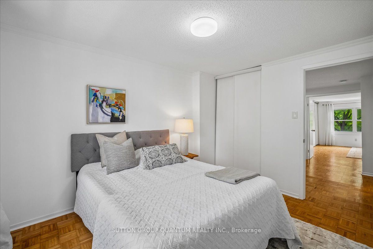 1023 Runnymead Crescent Property Photo 26