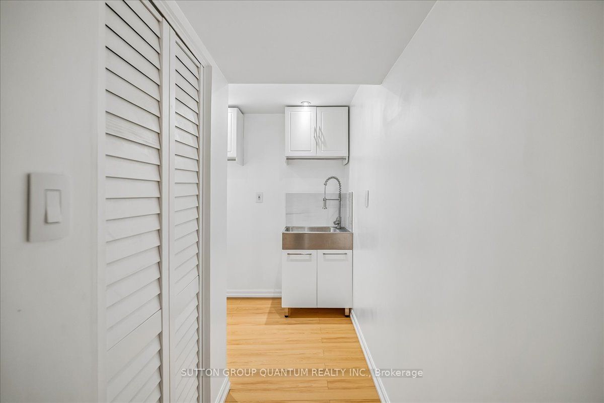 1023 Runnymead Crescent Property Photo 32