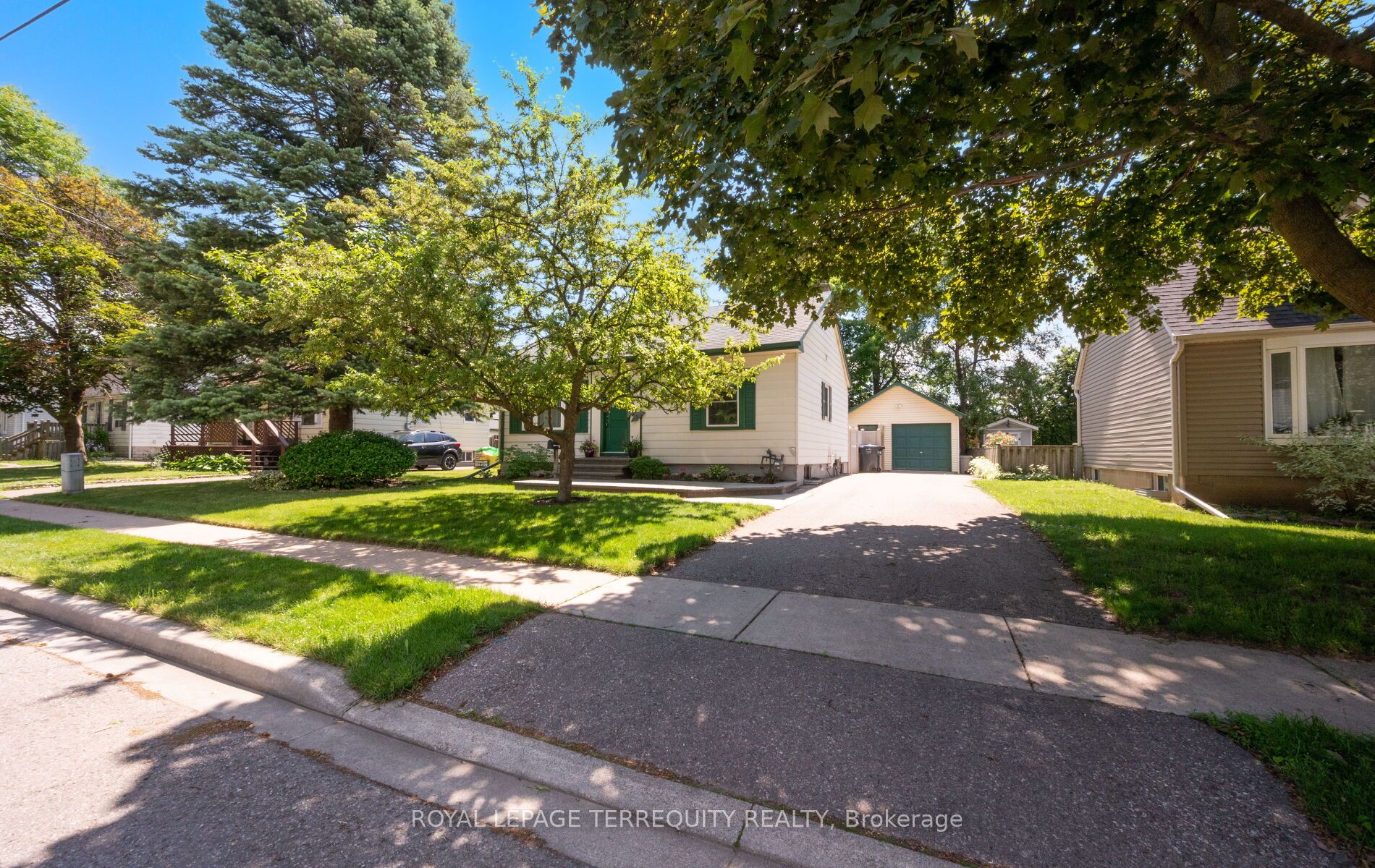 33 Rogers Road Property Photo 2