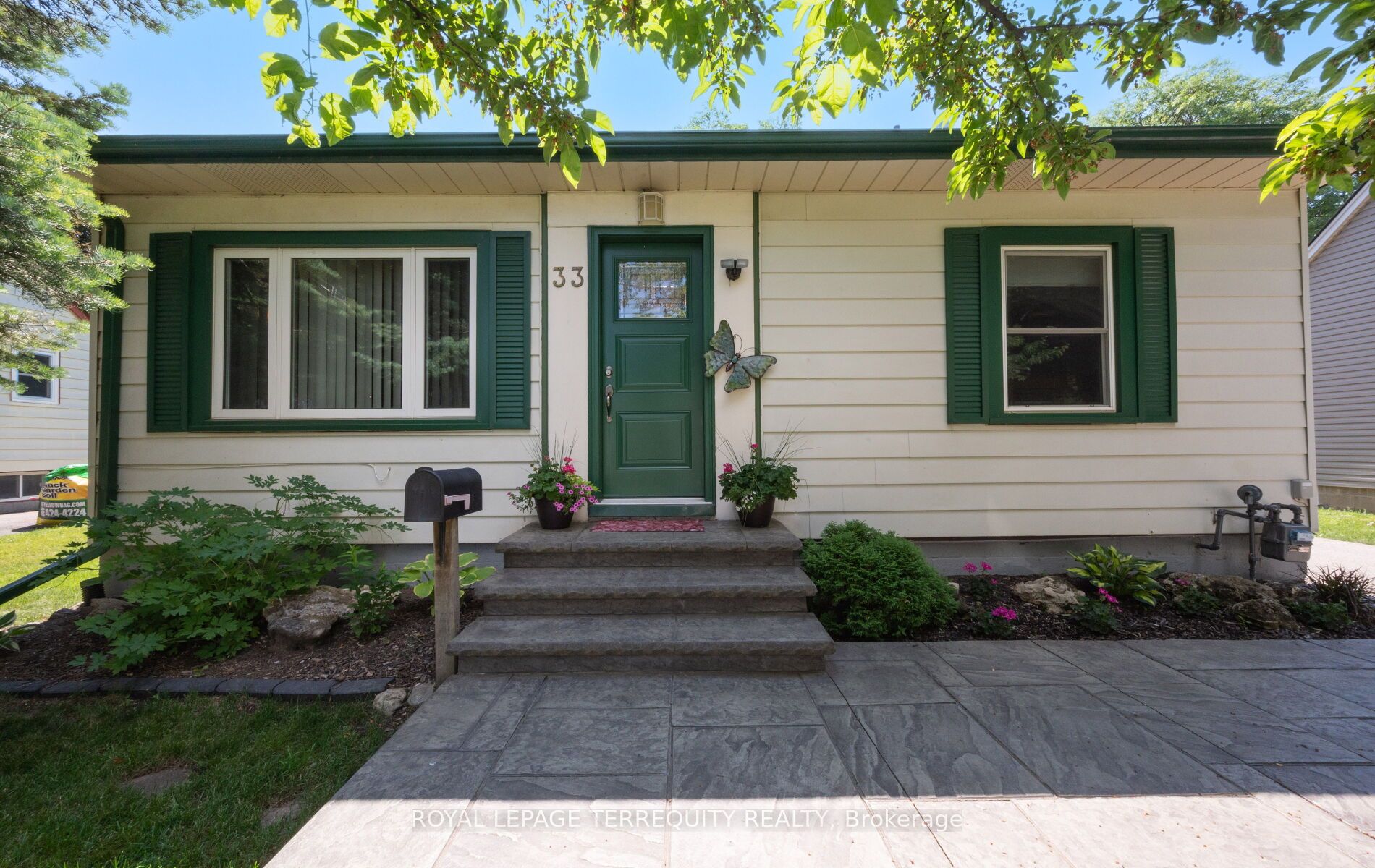 33 Rogers Road Property Photo 5