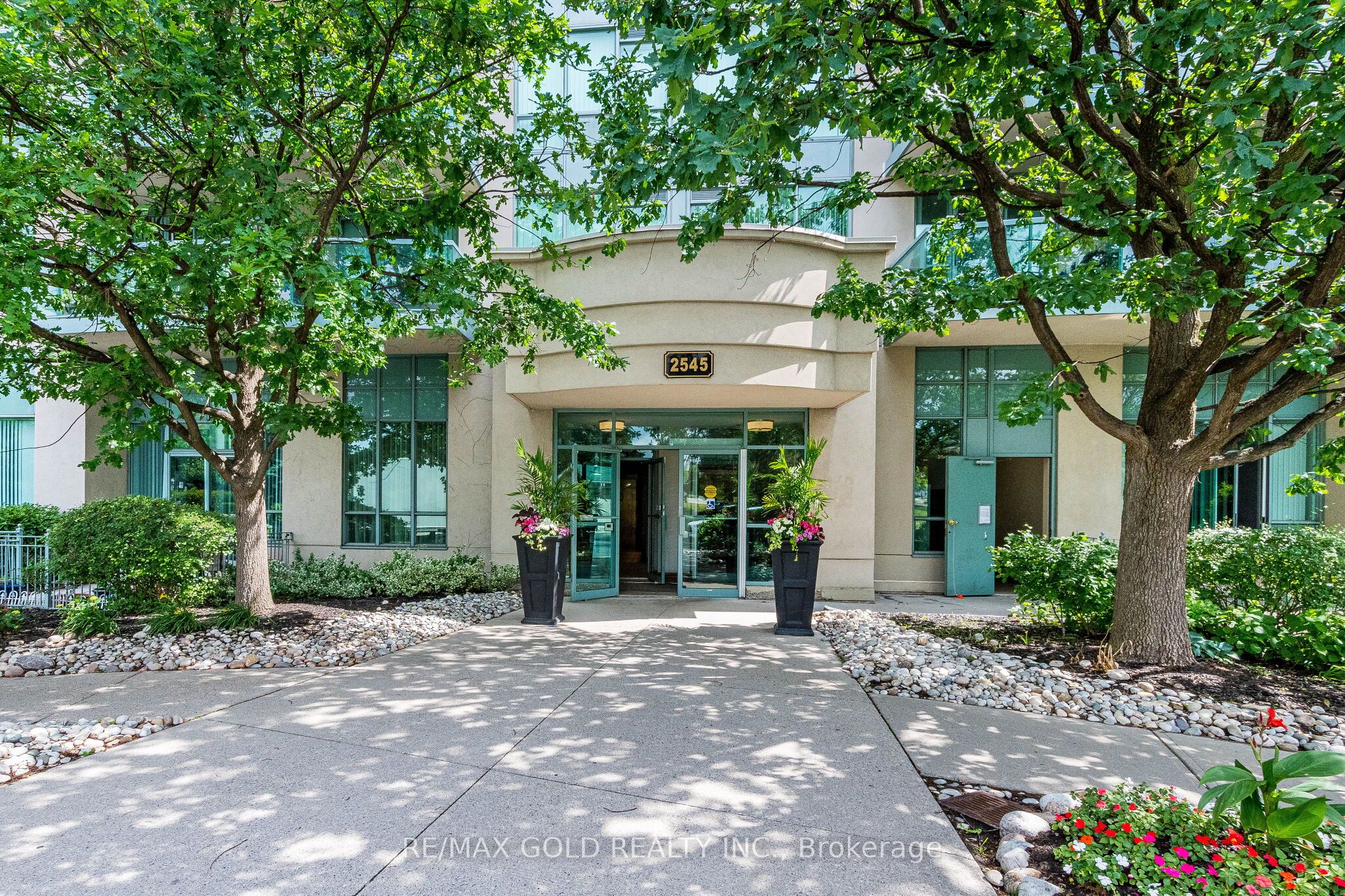 2545 Erin Centre Boulevard 701 Property Photo 2