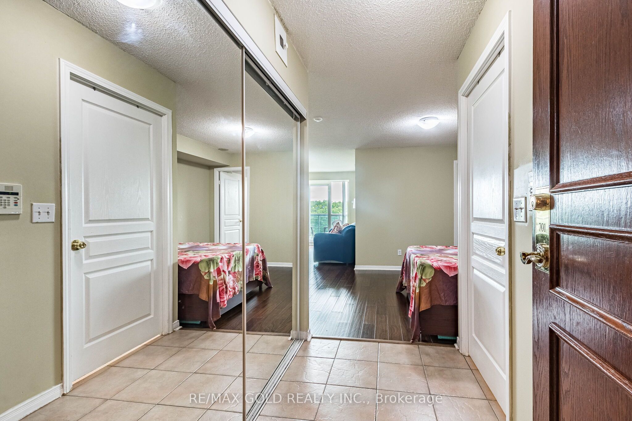 2545 Erin Centre Boulevard 701 Property Photo 5