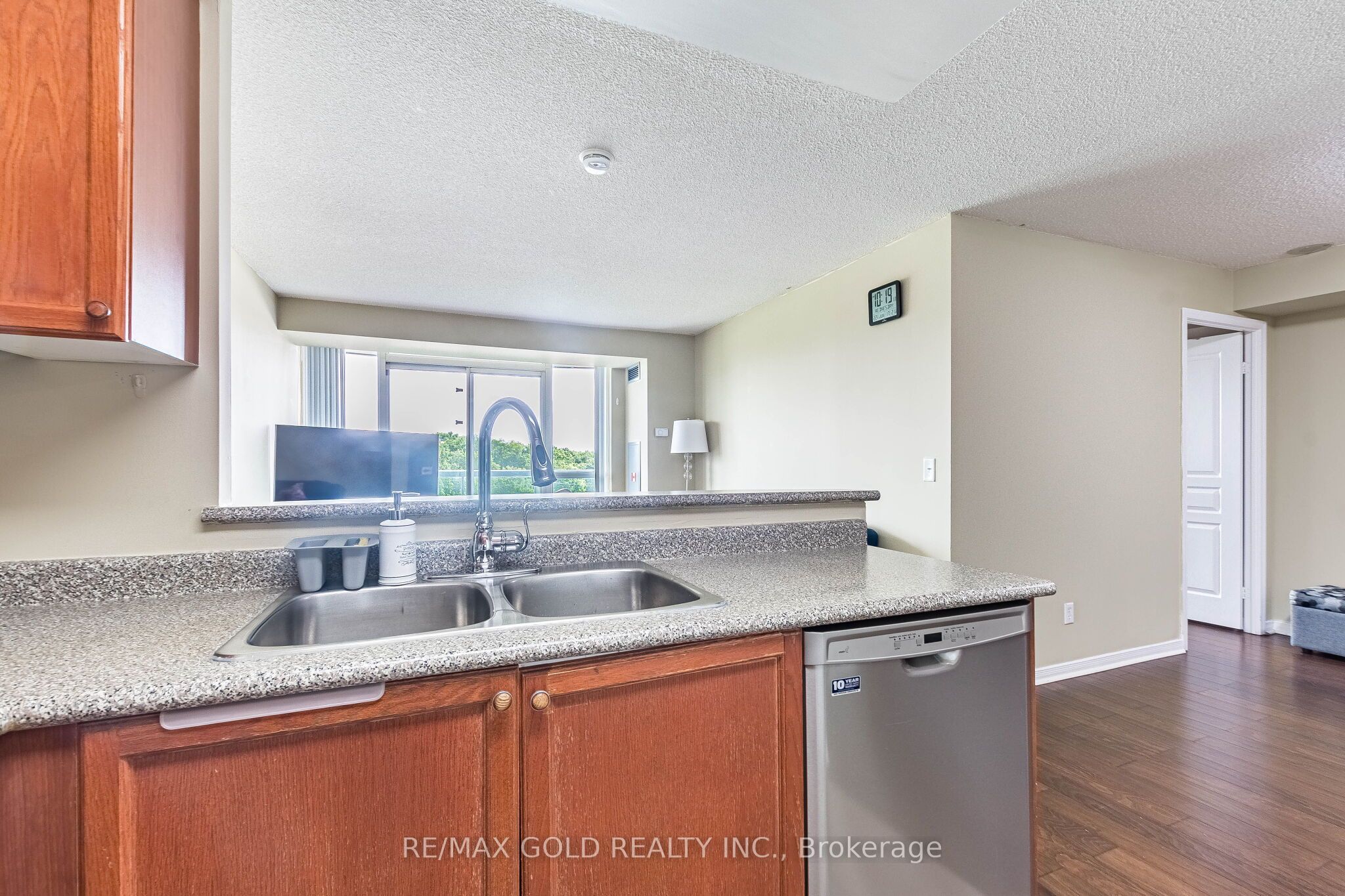 2545 Erin Centre Boulevard 701 Property Photo 8