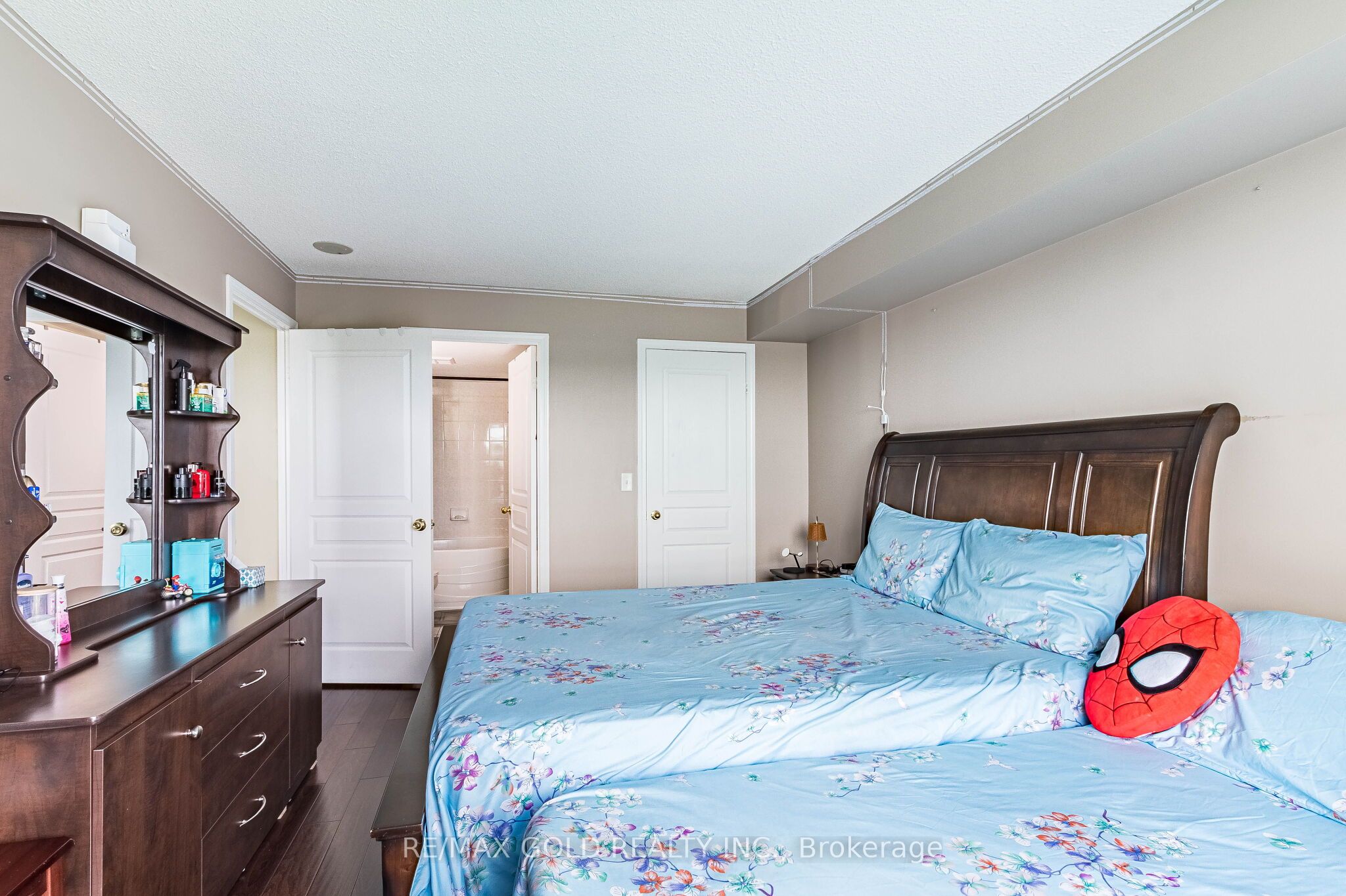 2545 Erin Centre Boulevard 701 Property Photo 13