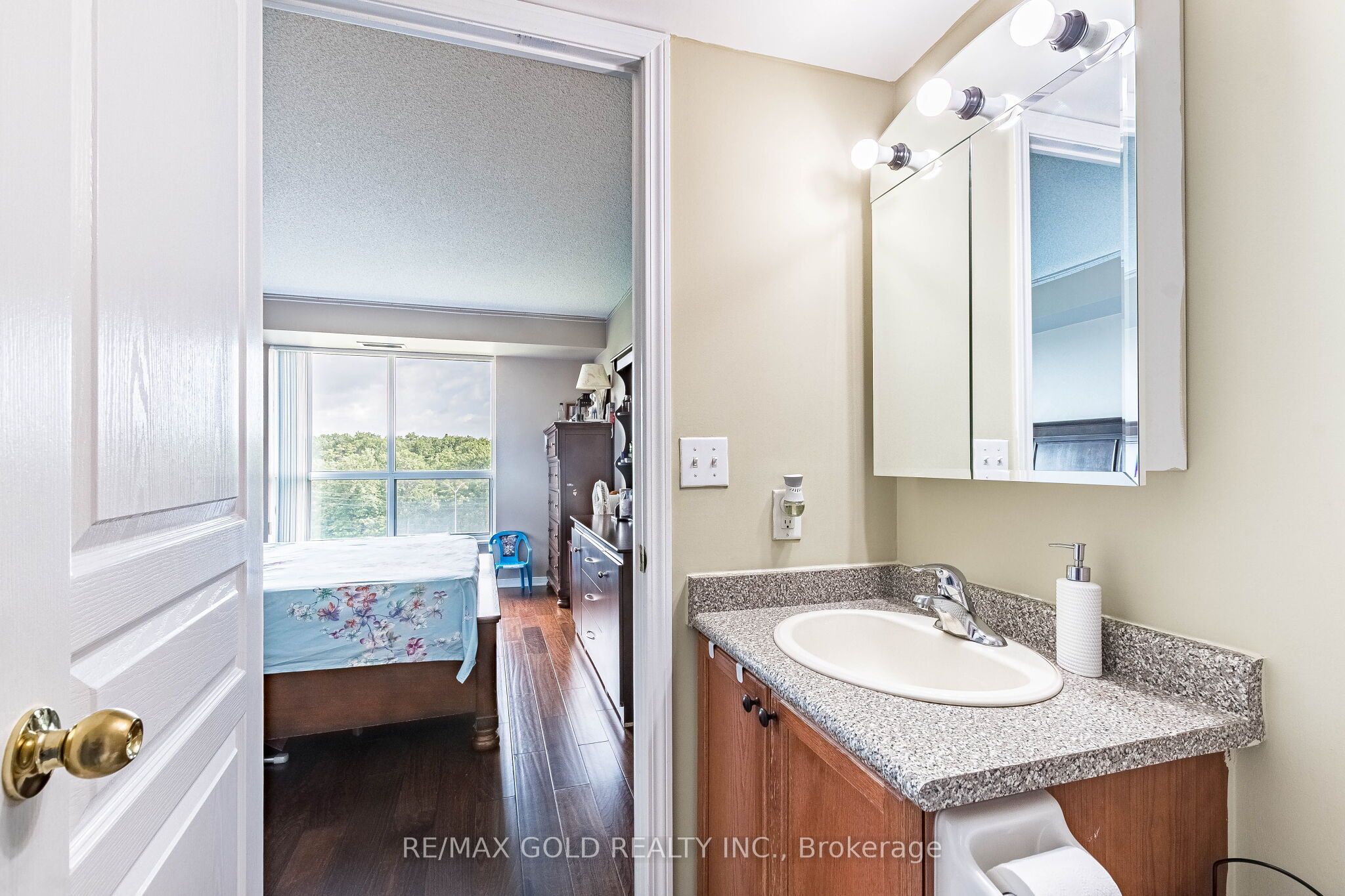 2545 Erin Centre Boulevard 701 Property Photo 16