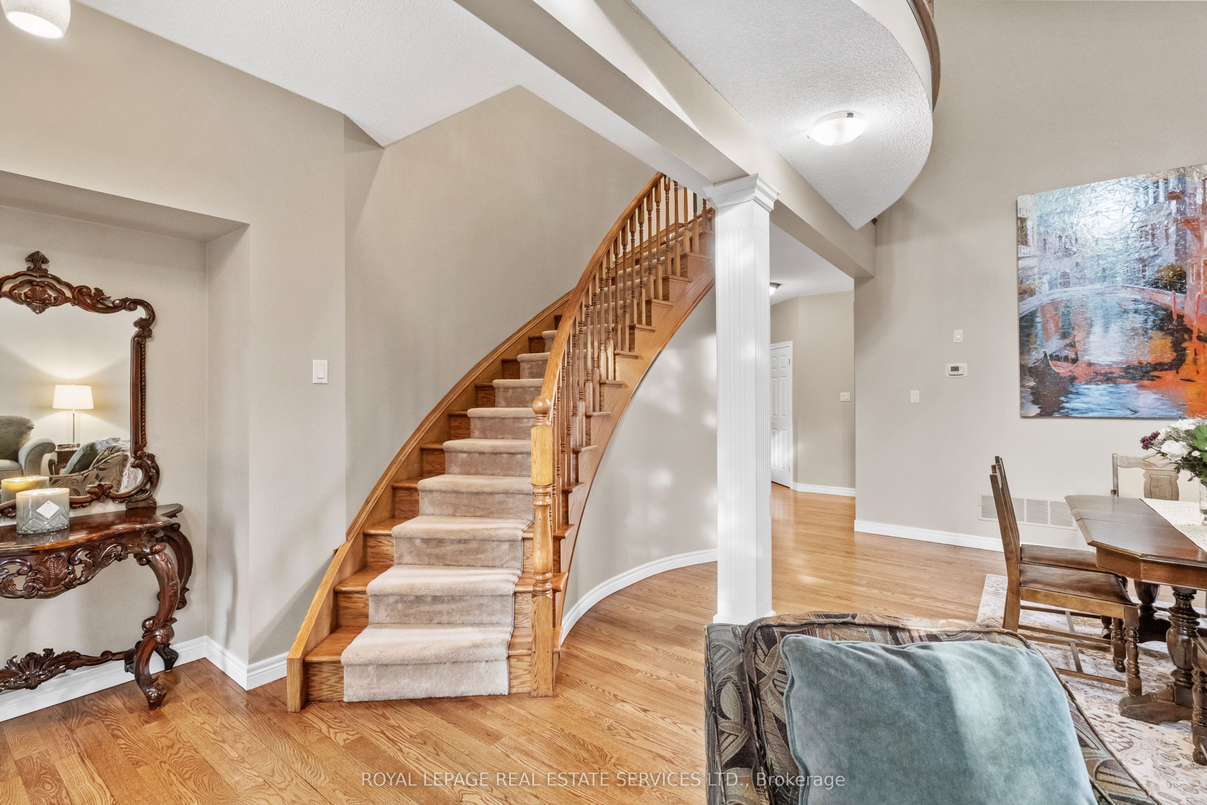 2045 Rosemount Crescent Property Photo 16