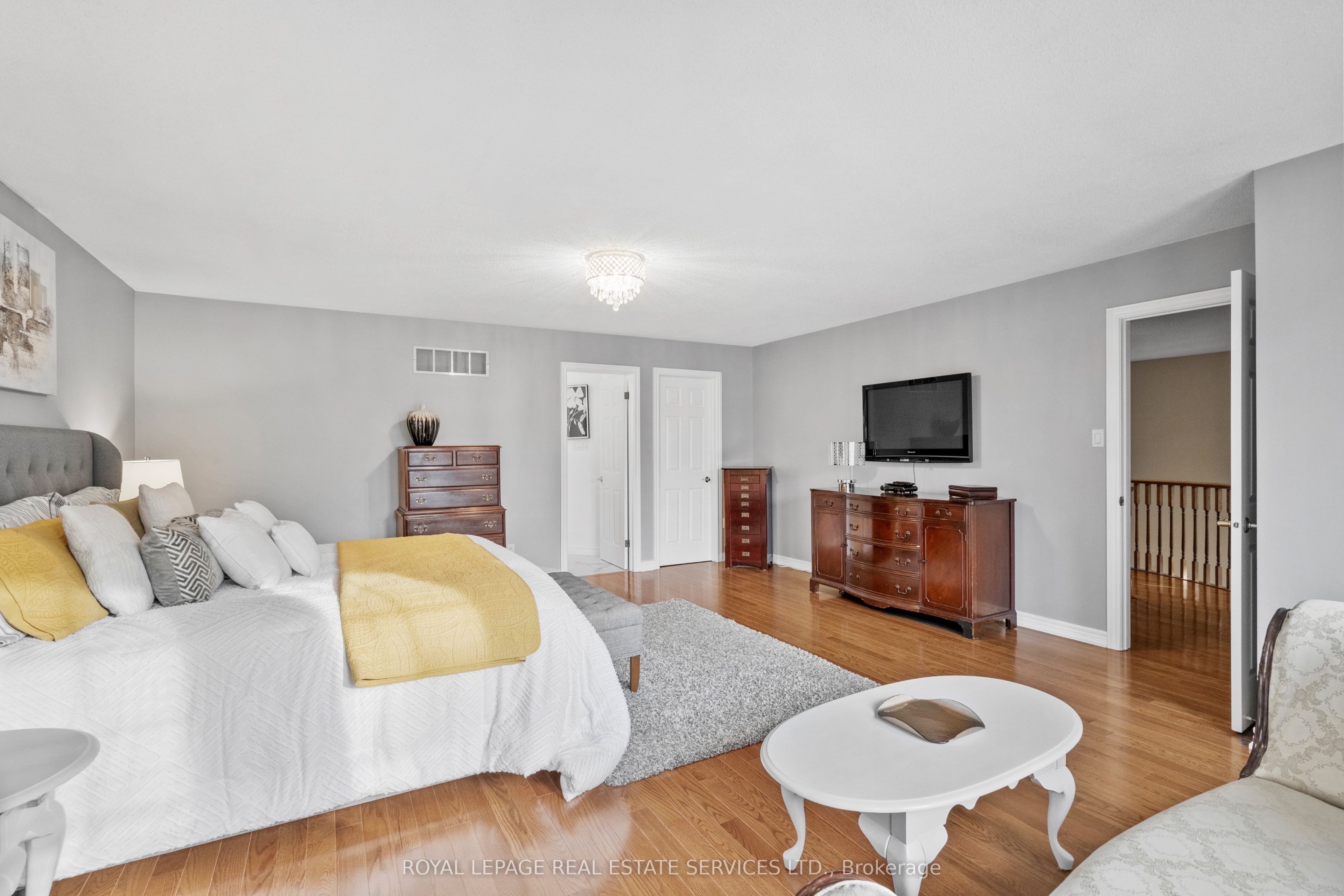 2045 Rosemount Crescent Property Photo 20