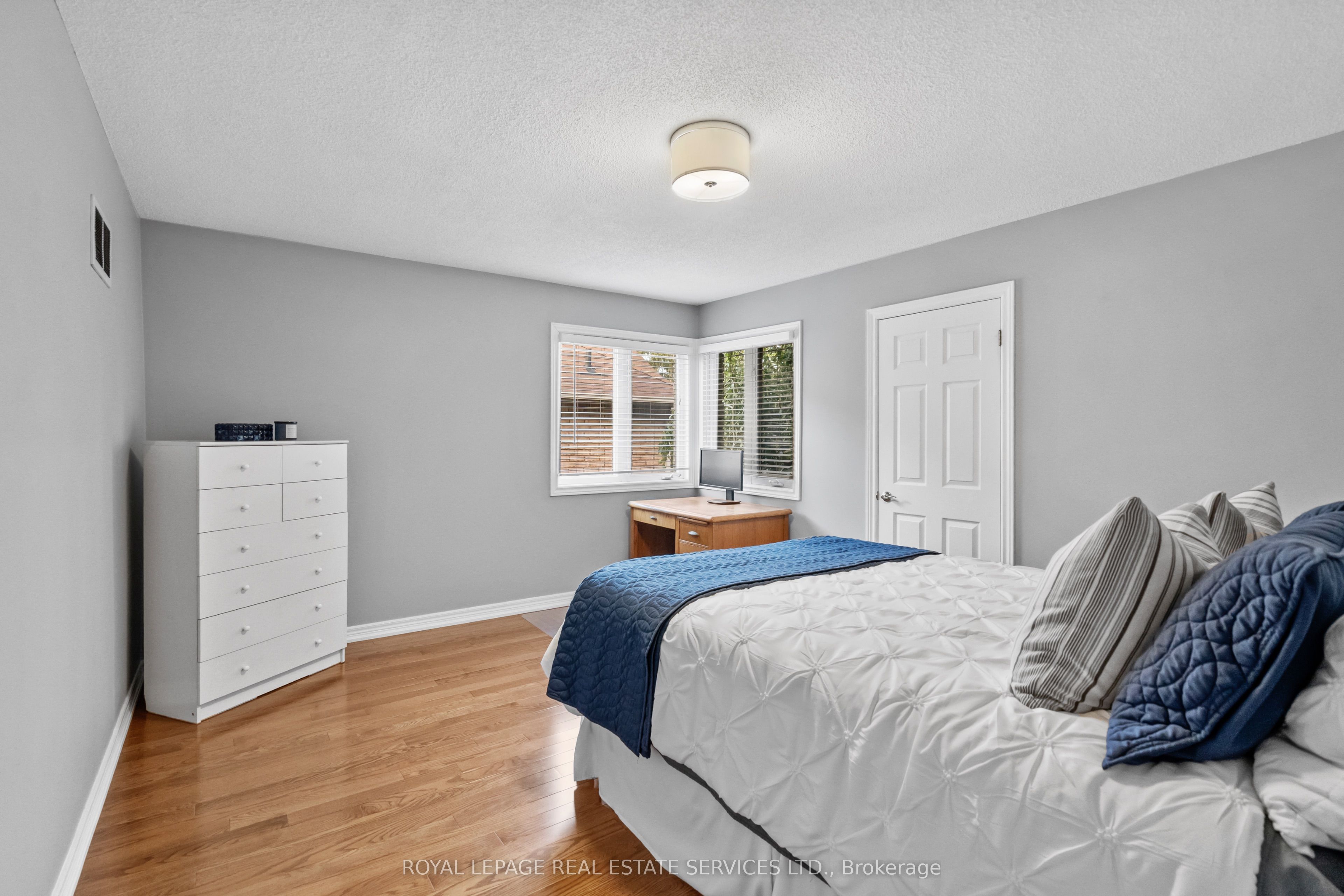 2045 Rosemount Crescent Property Photo 29