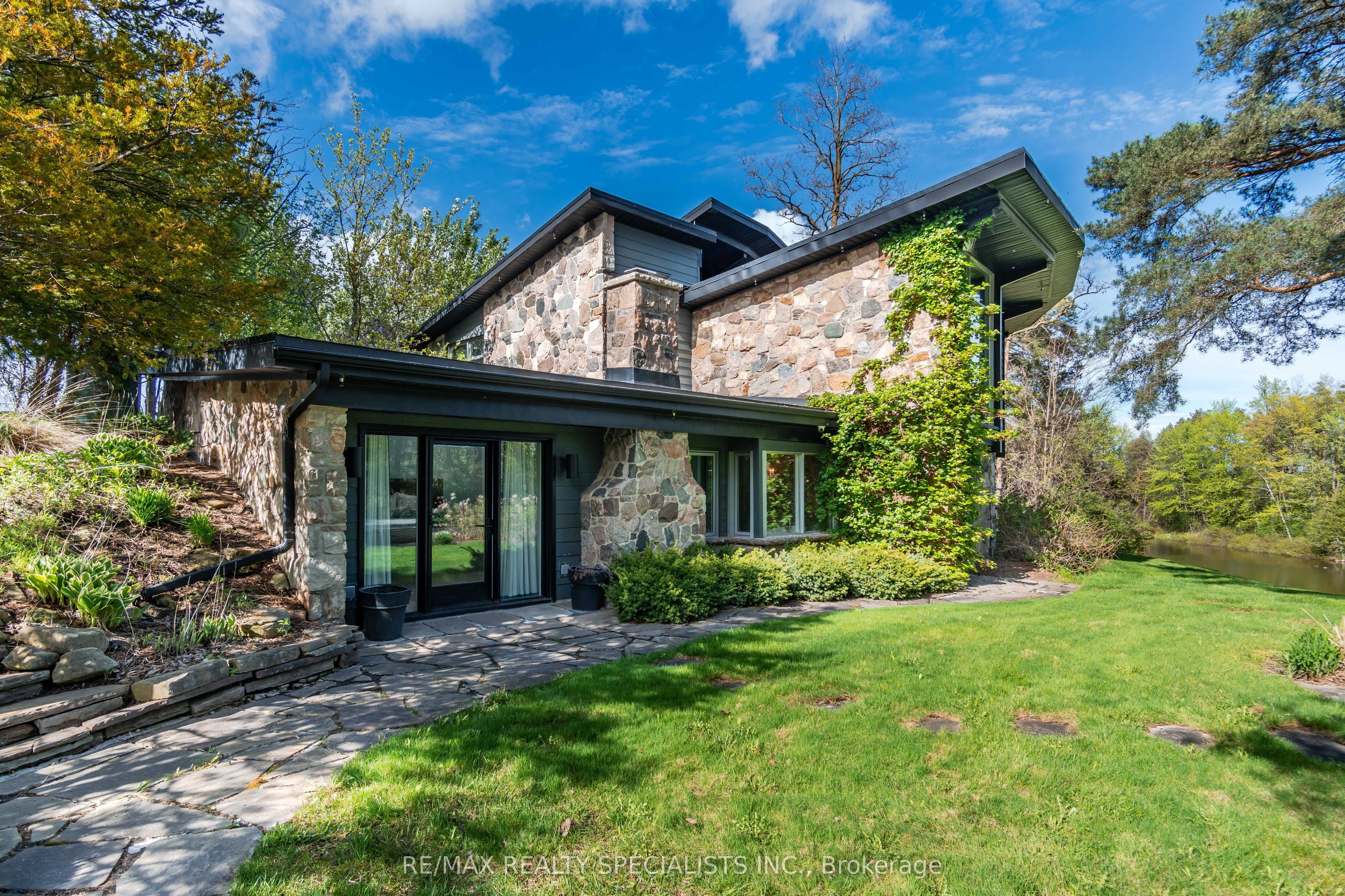 16167 Mclaughlin Road Property Photo 1