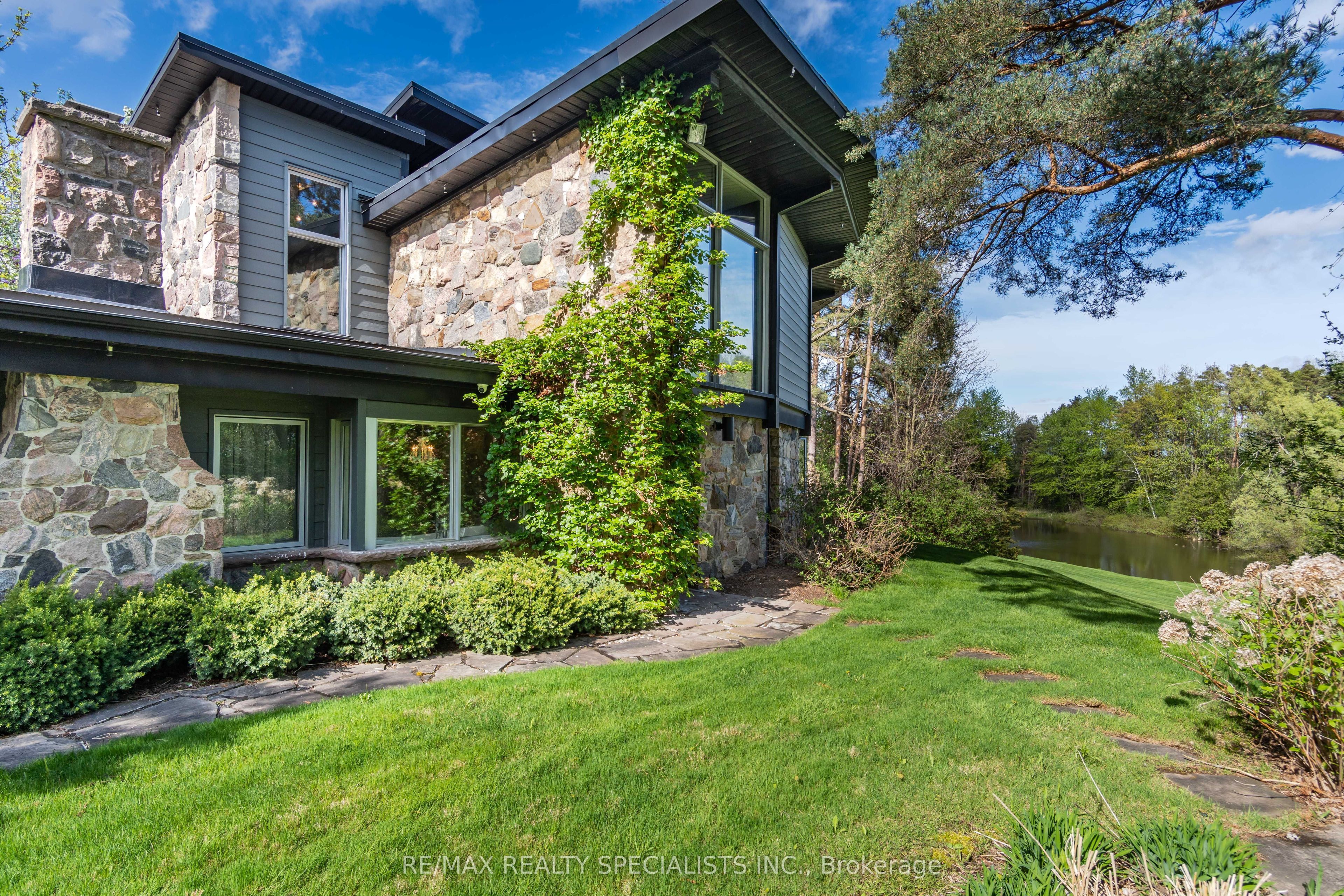 16167 Mclaughlin Road Property Photo 2