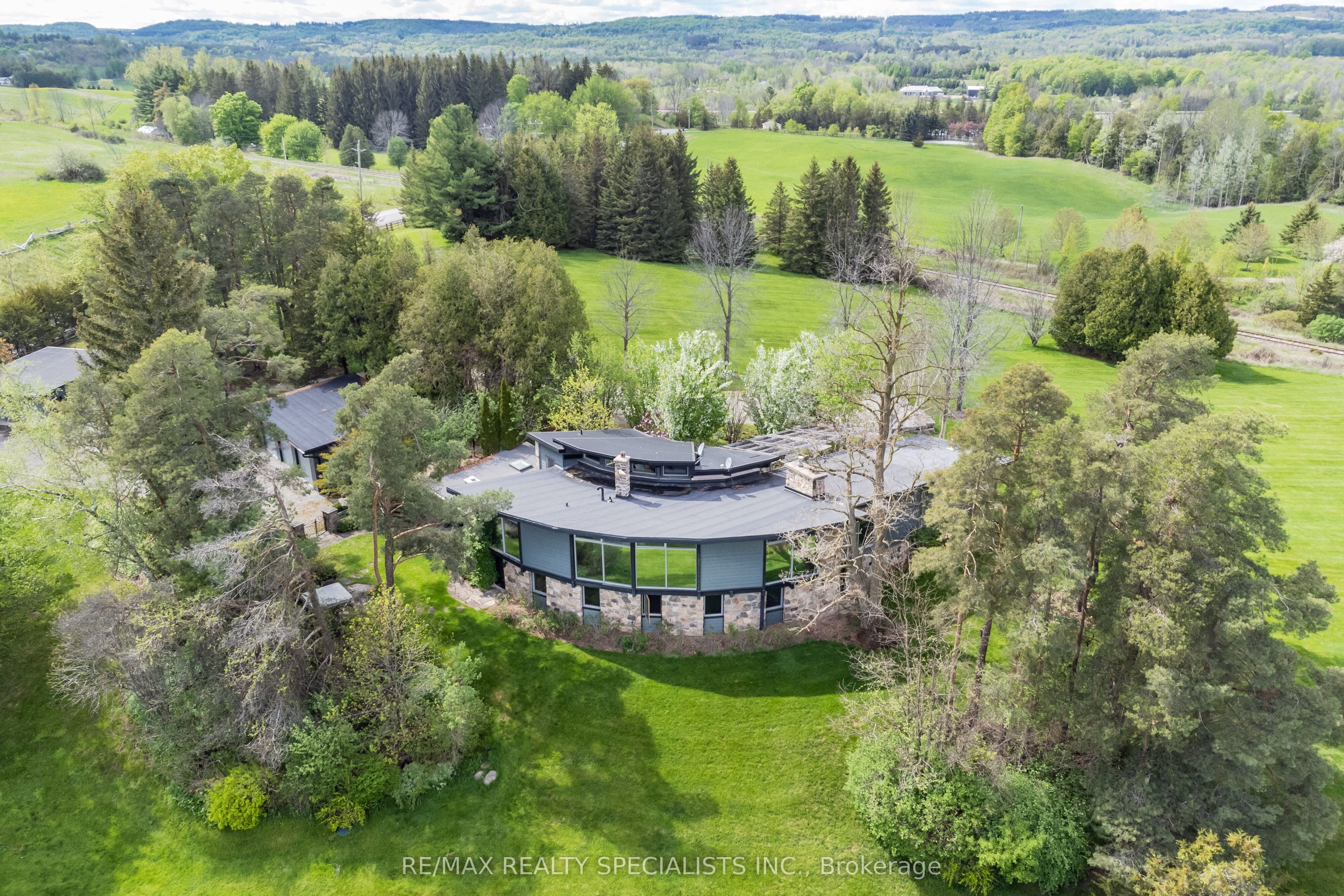 16167 Mclaughlin Road Property Photo 3