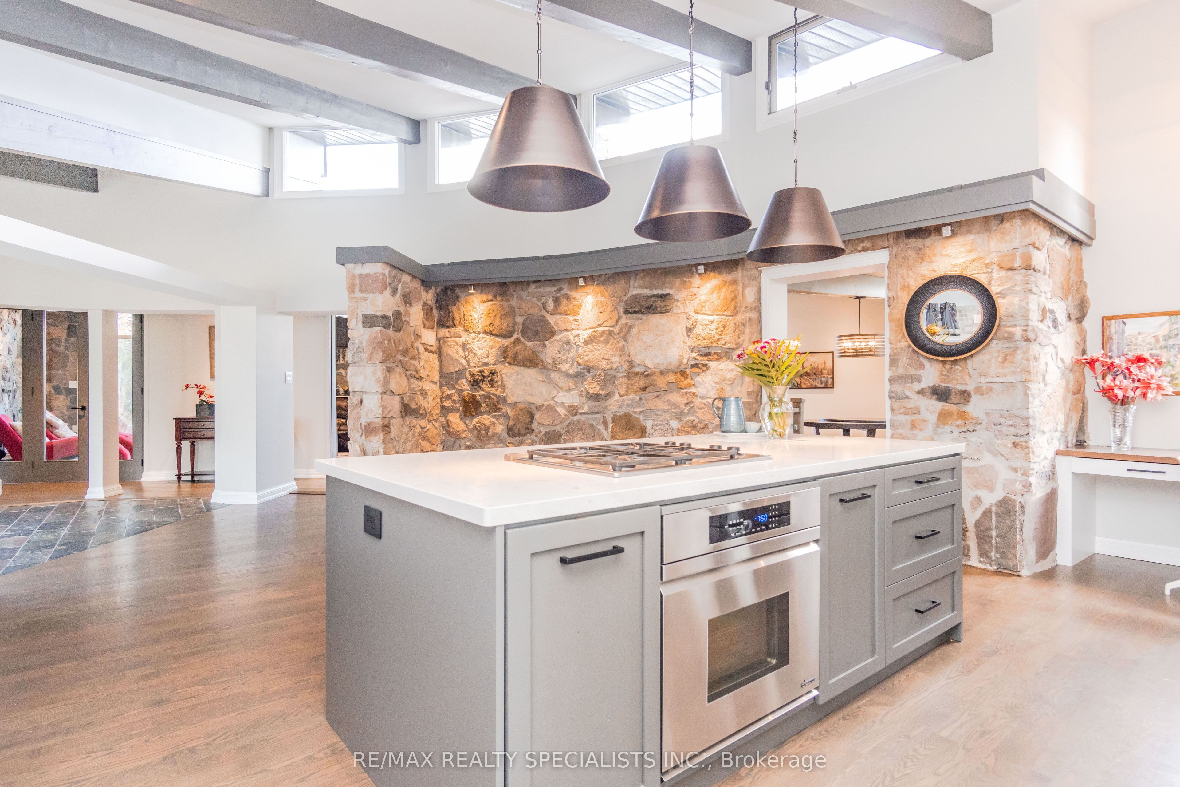 16167 Mclaughlin Road Property Photo 8