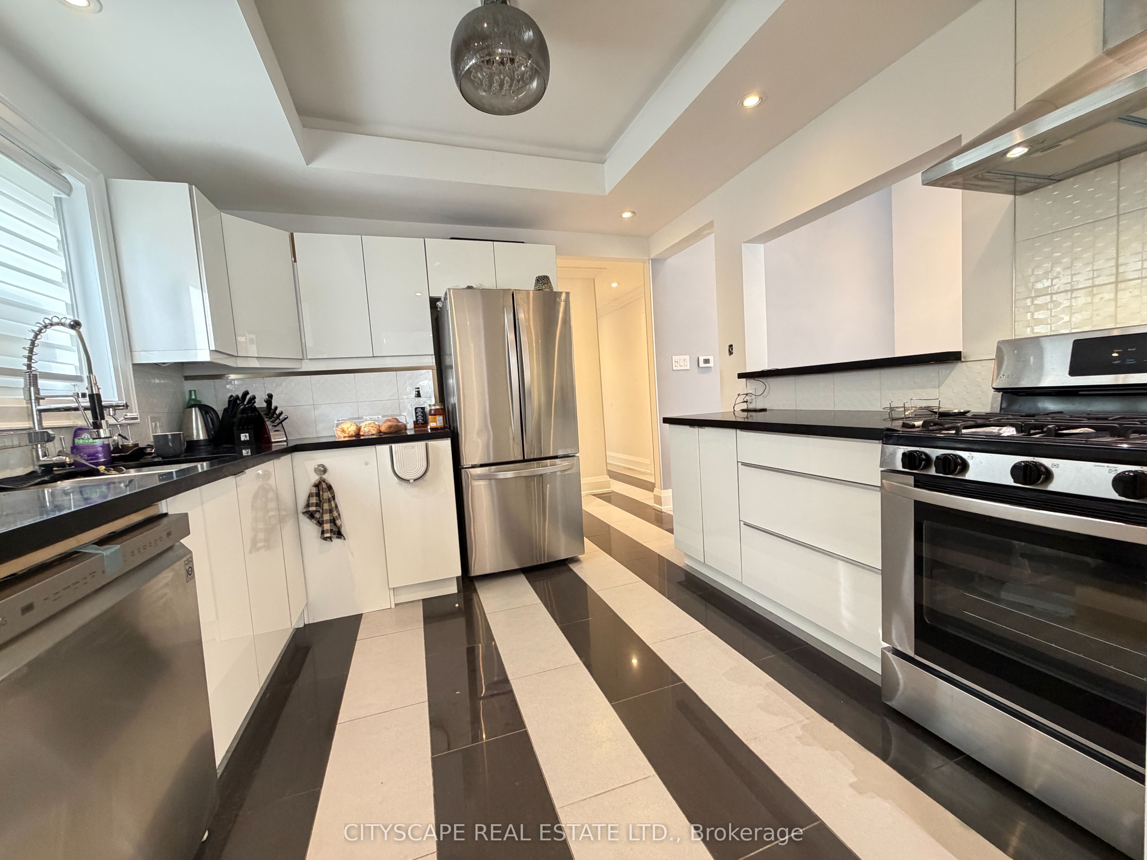 135 Bonham Boulevard Upper Property Photo 19