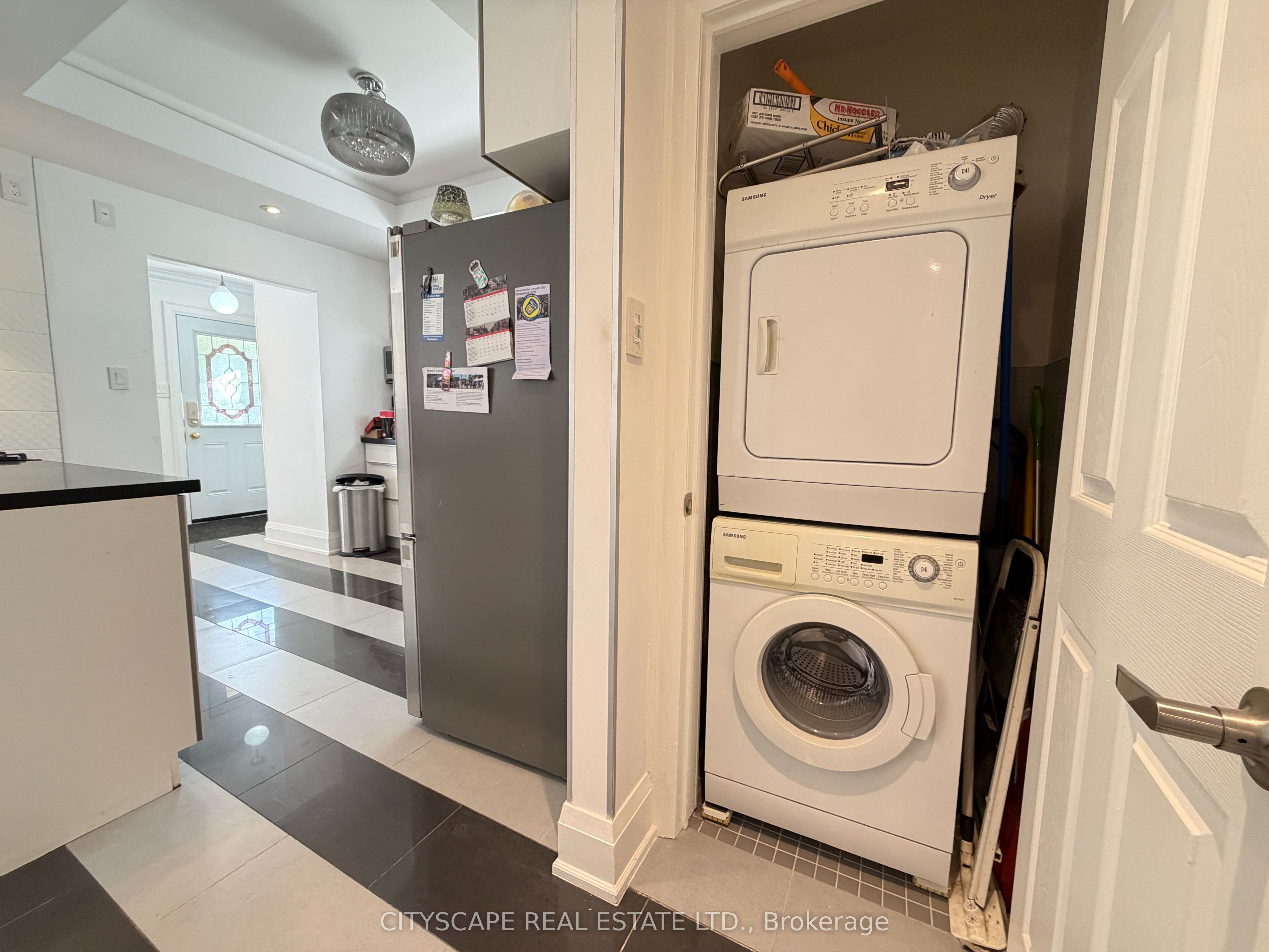 135 Bonham Boulevard Upper Property Photo 21
