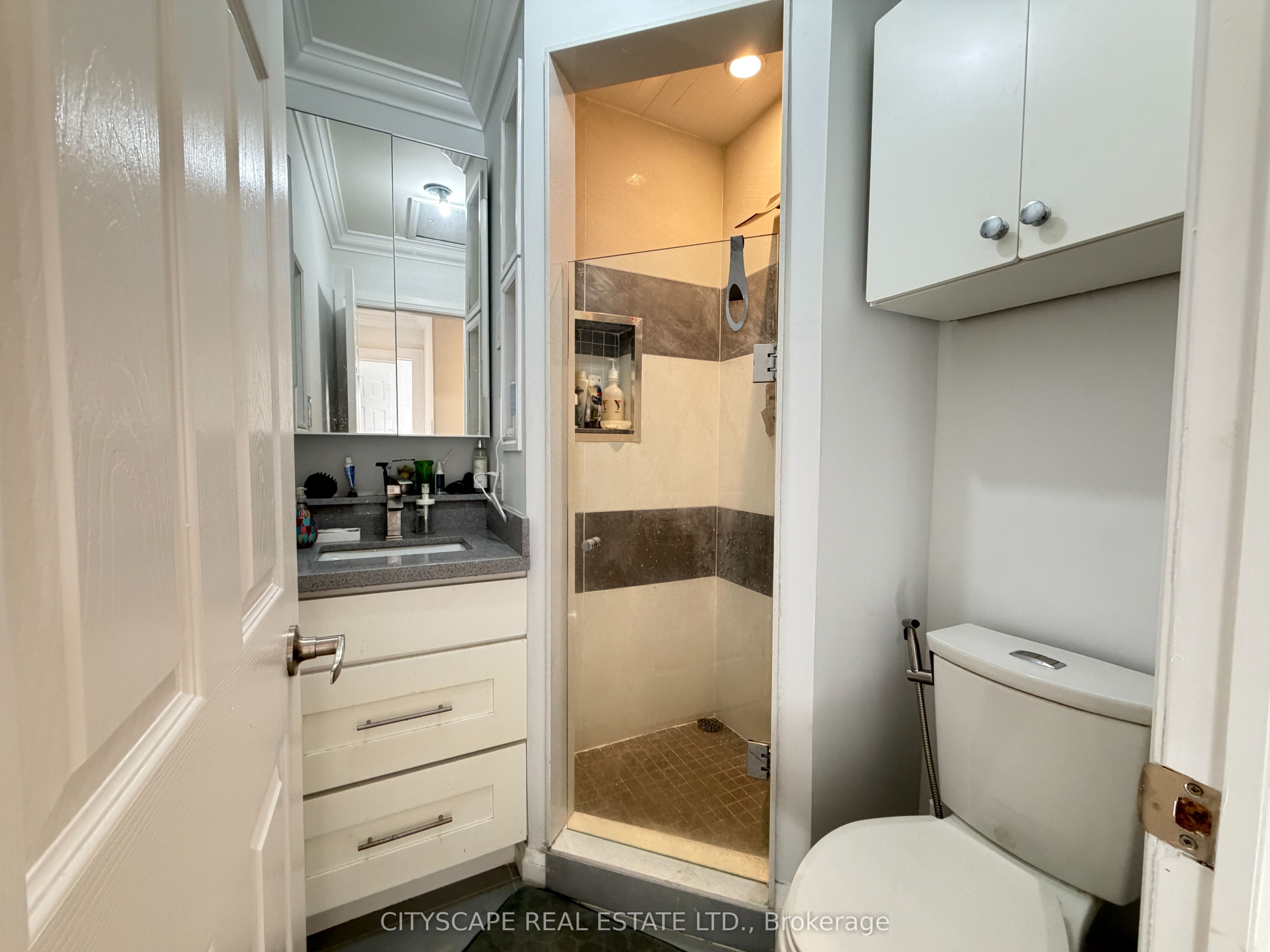135 Bonham Boulevard Upper Property Photo 25