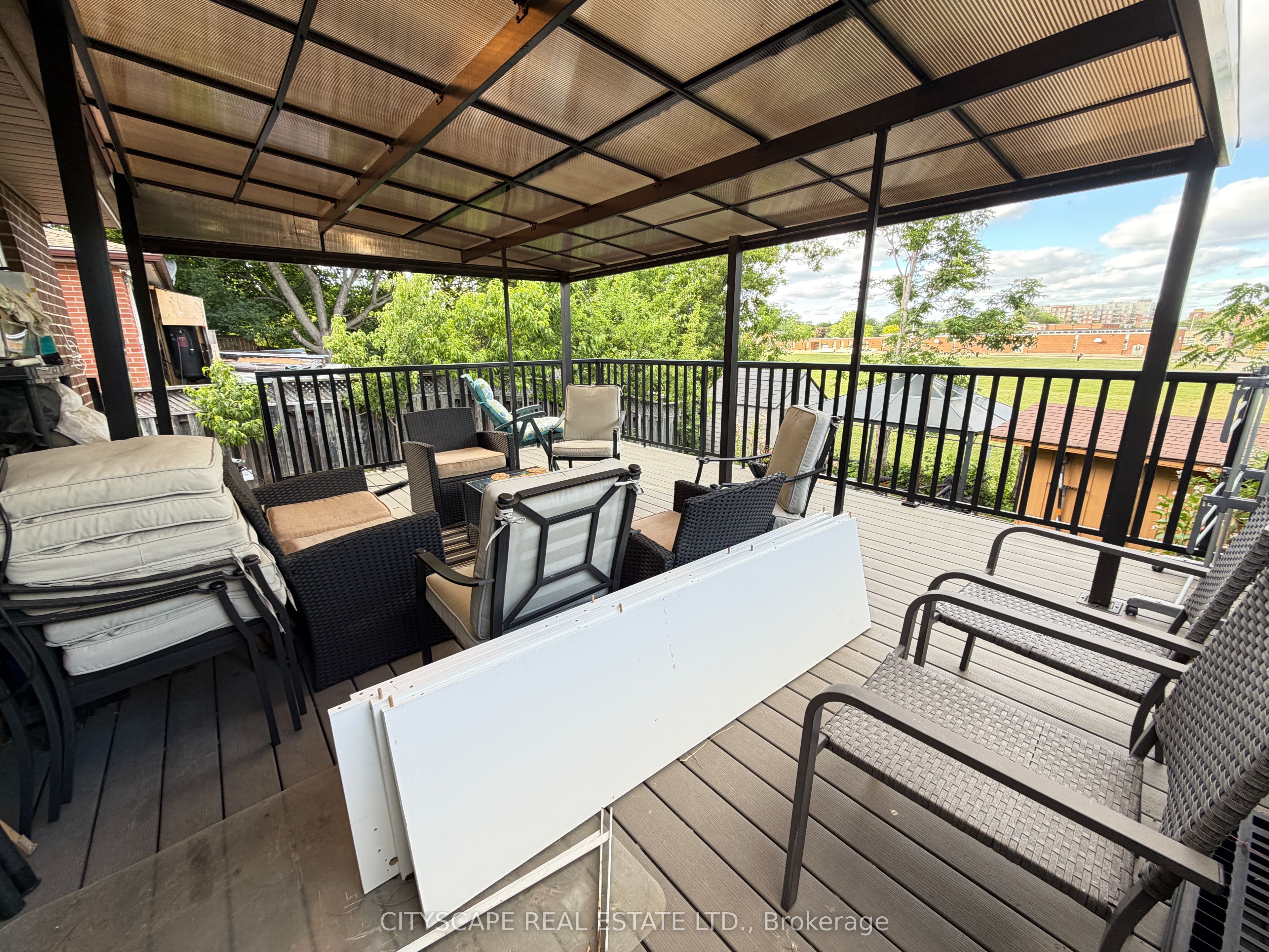 135 Bonham Boulevard Upper Property Photo 28
