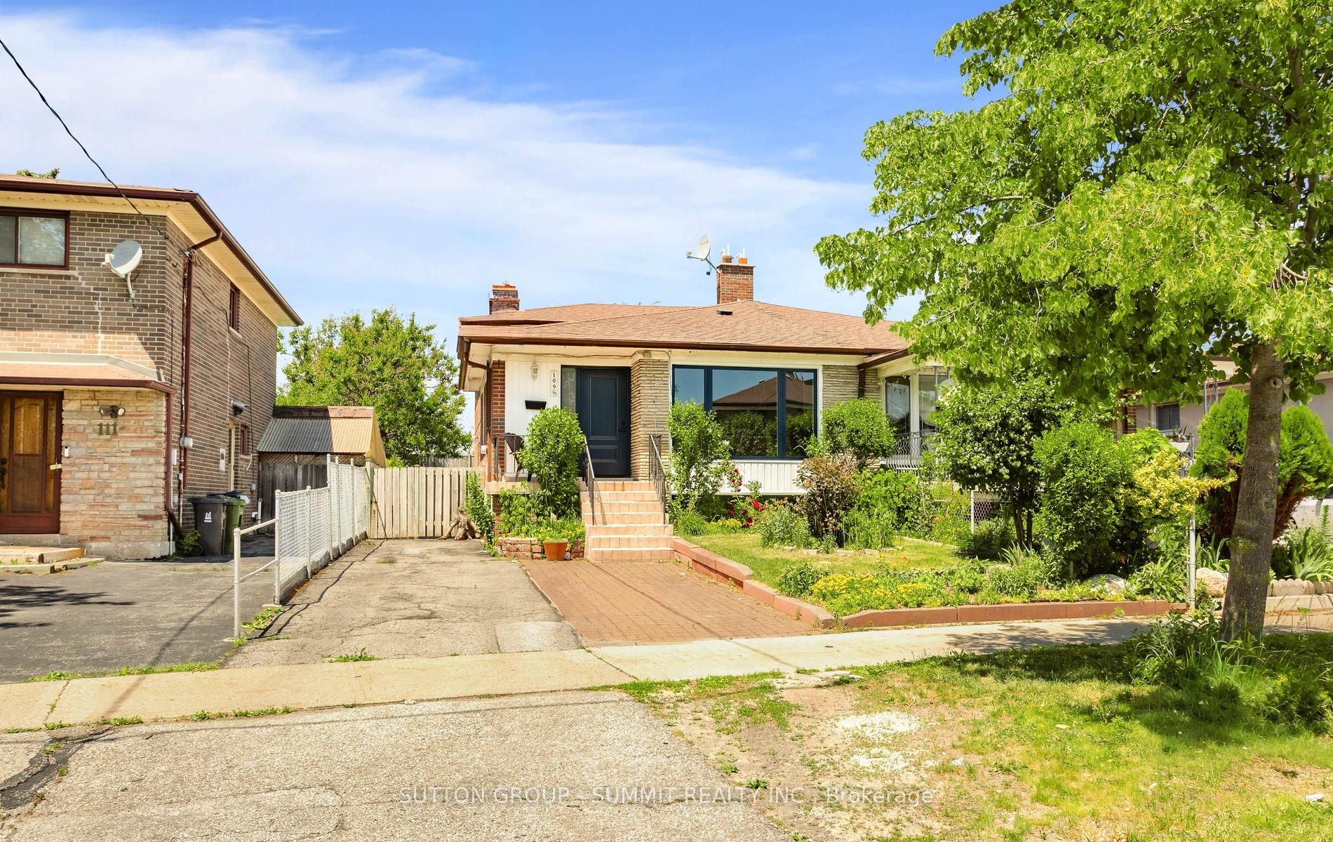 109 Elnathan Crescent Property Photo 2