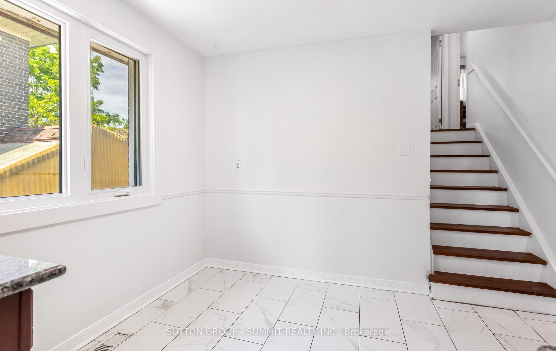 109 Elnathan Crescent Property Photo 17