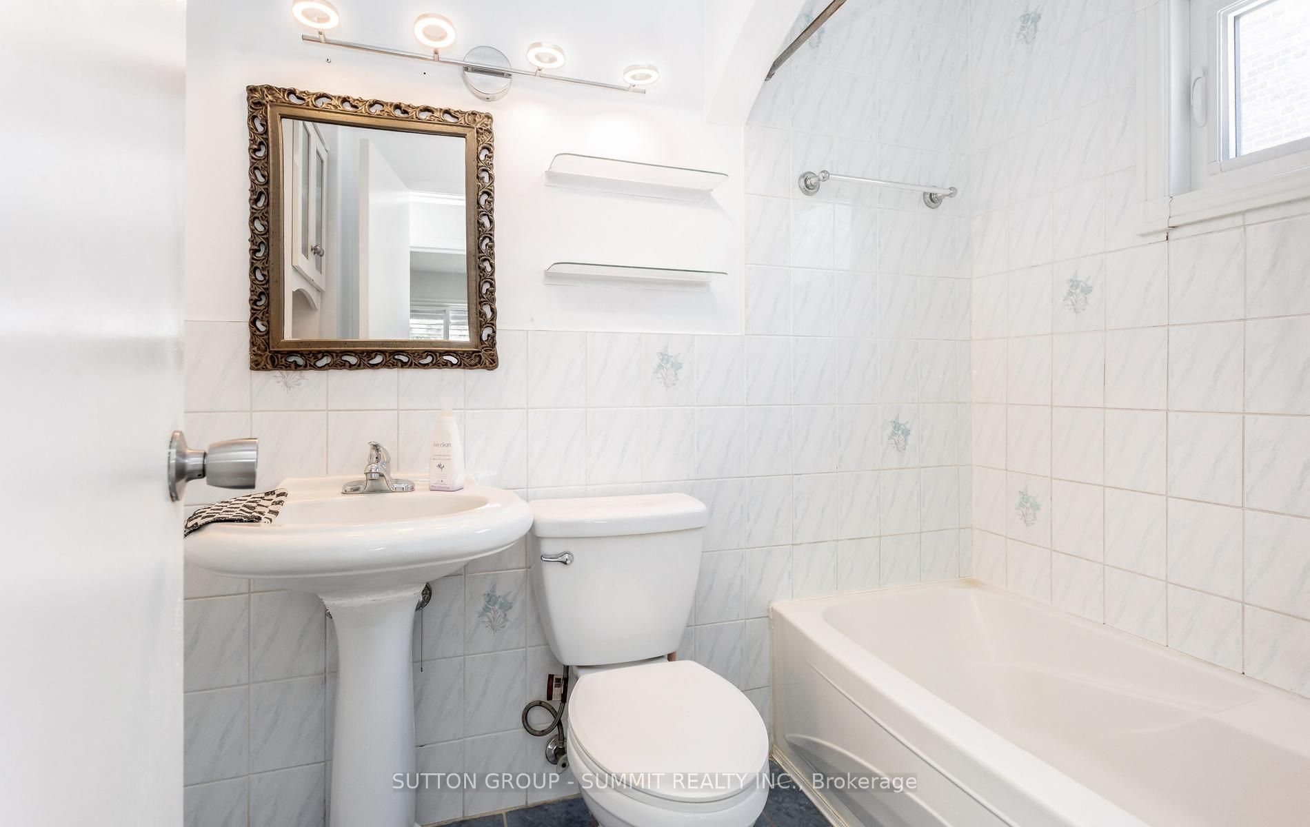 109 Elnathan Crescent Property Photo 36