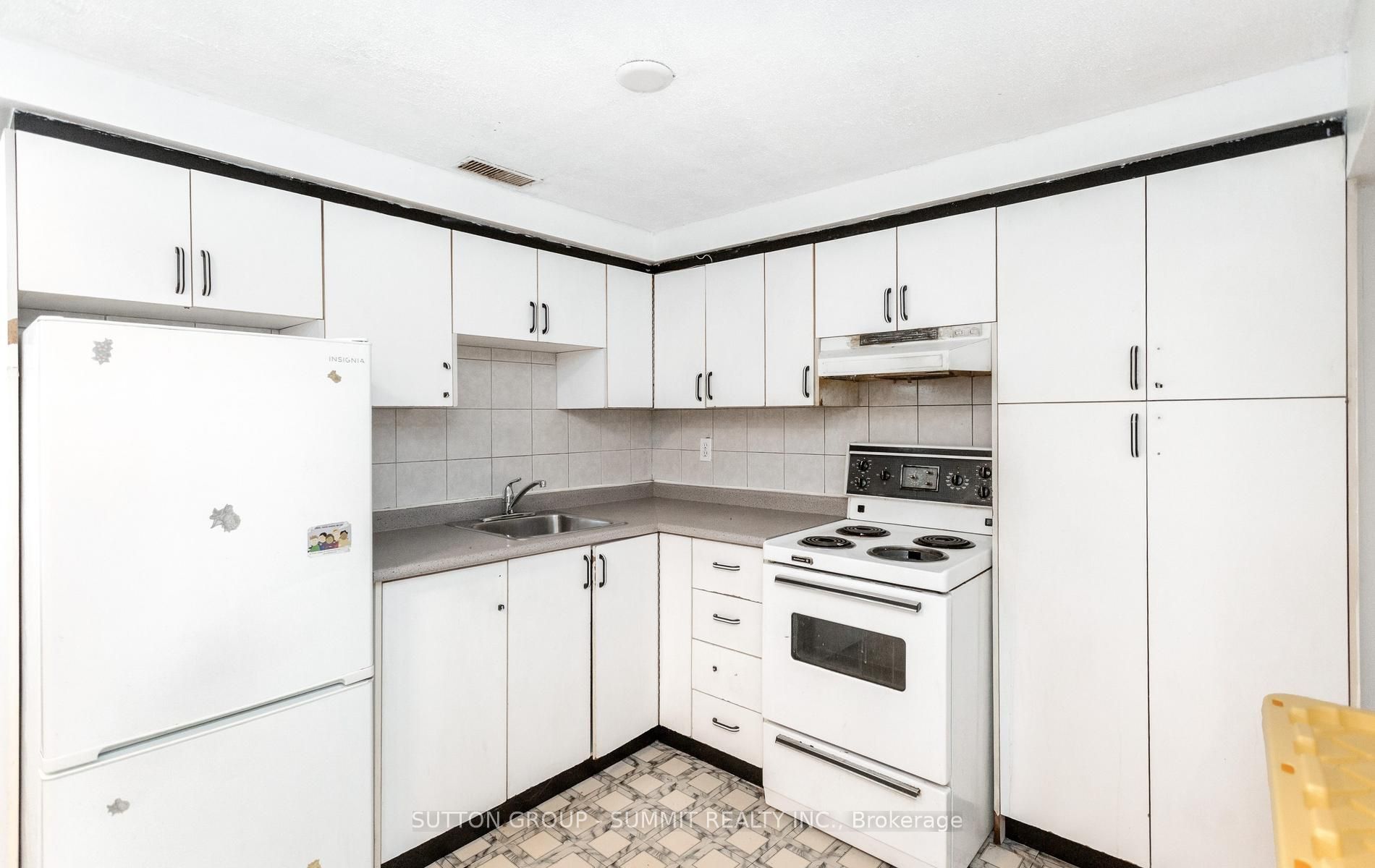 109 Elnathan Crescent Property Photo 44