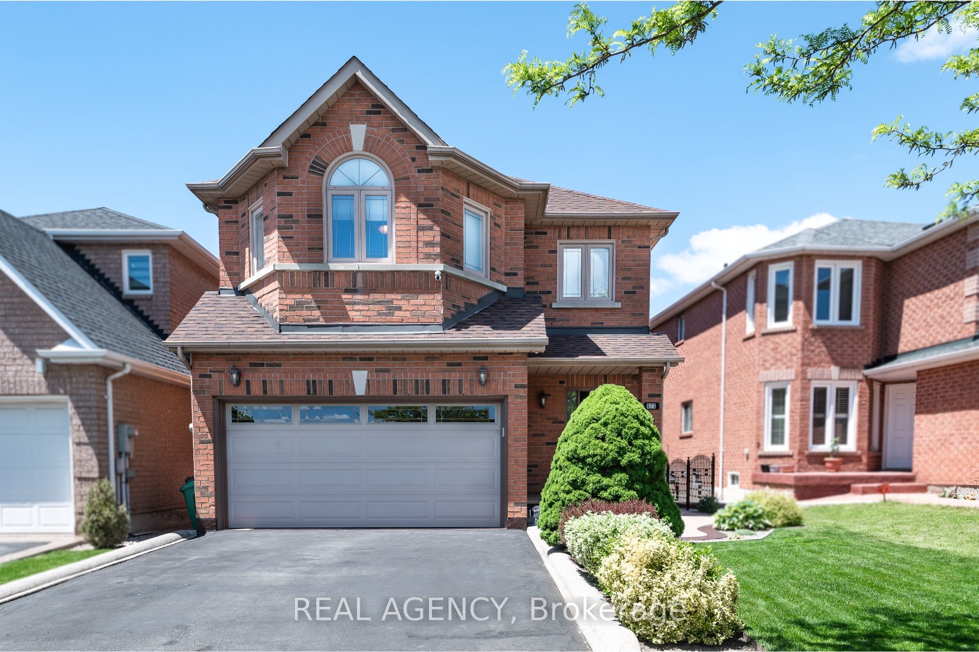 923 Blyleven Boulevard Property Photo 1