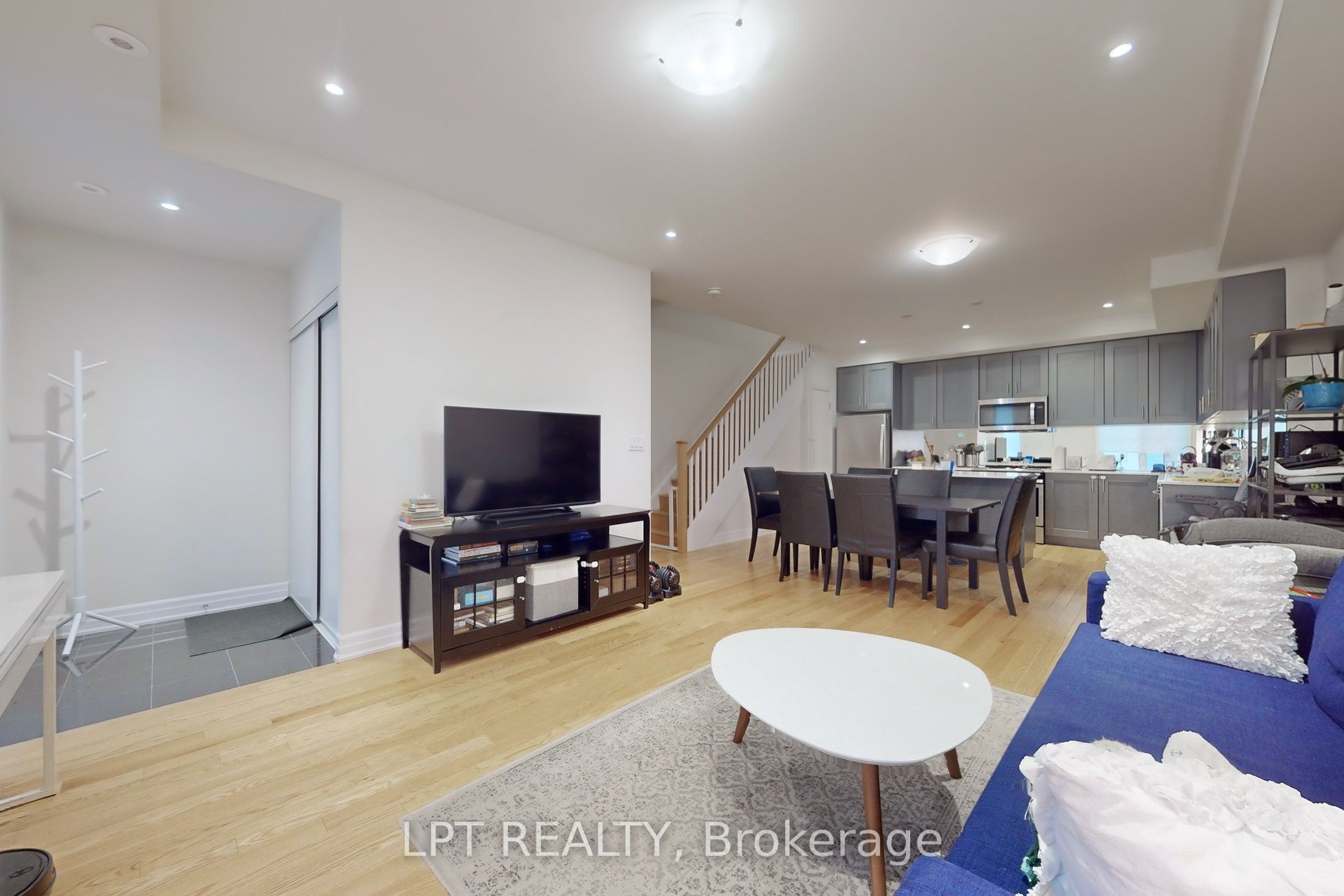 1180 Cawthra Road 110 Property Photo 13