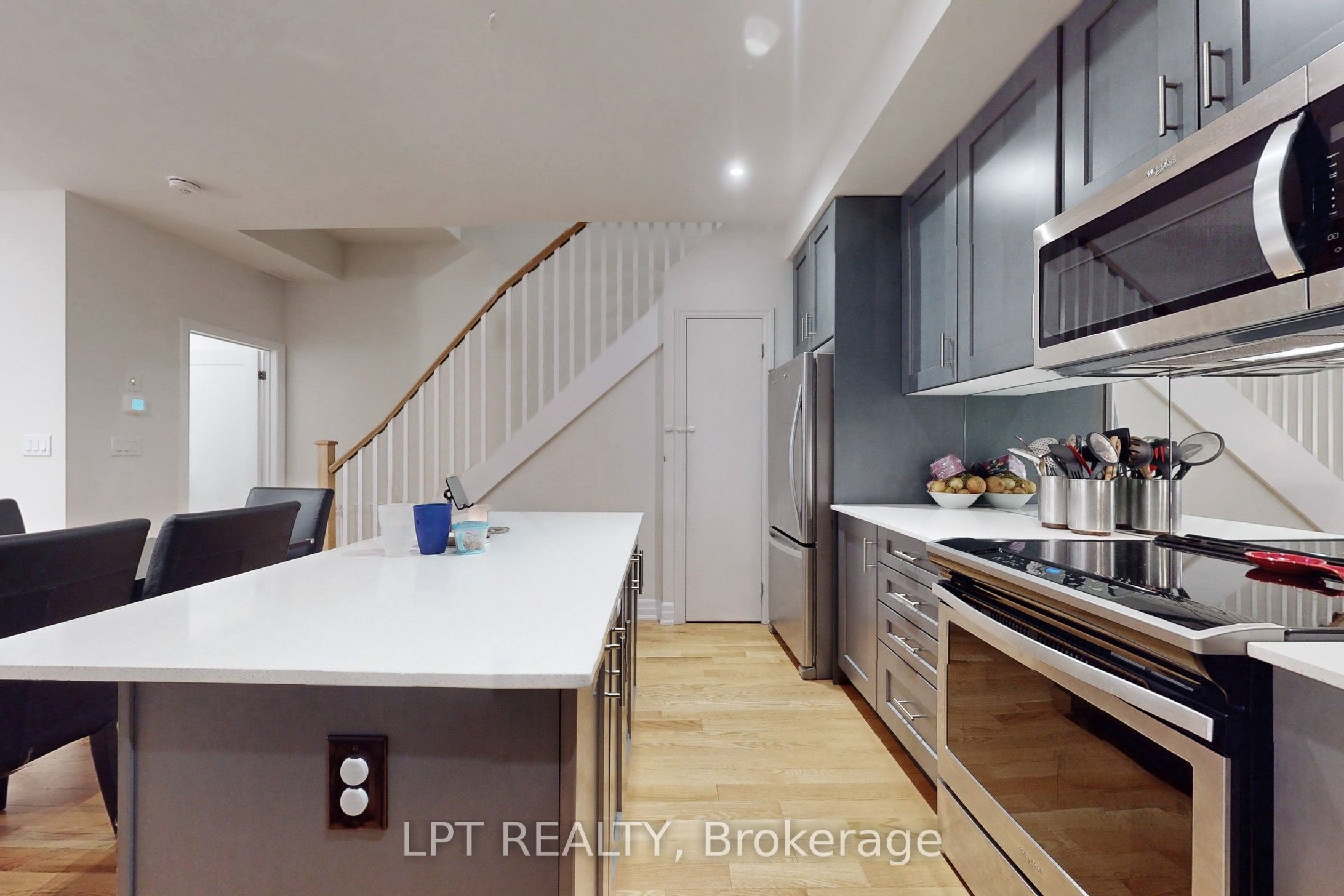 1180 Cawthra Road 110 Property Photo 16