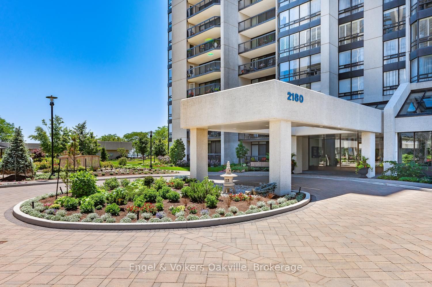 2180 Marine Drive 205 Property Photo 3