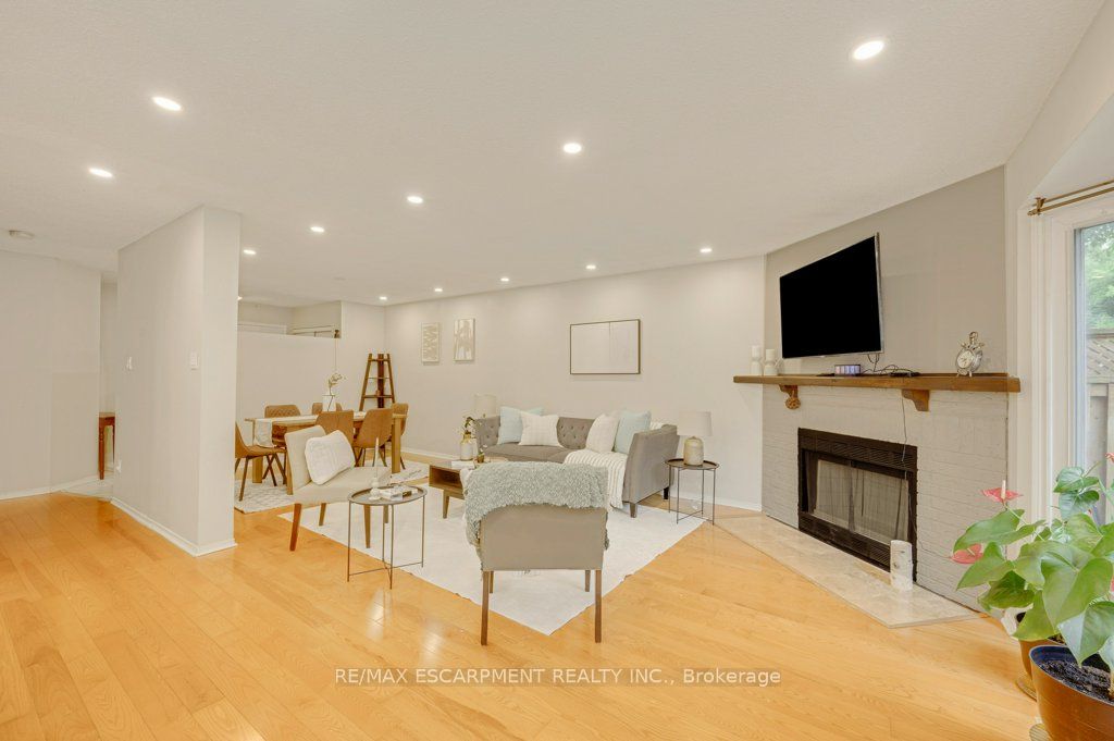 2597 Addingham Crescent Property Photo 3