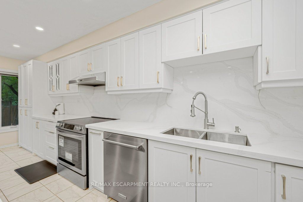 2597 Addingham Crescent Property Photo 10