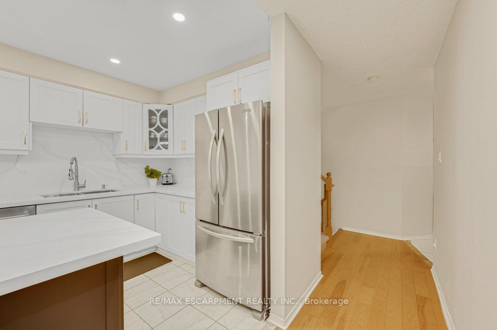 2597 Addingham Crescent Property Photo 12