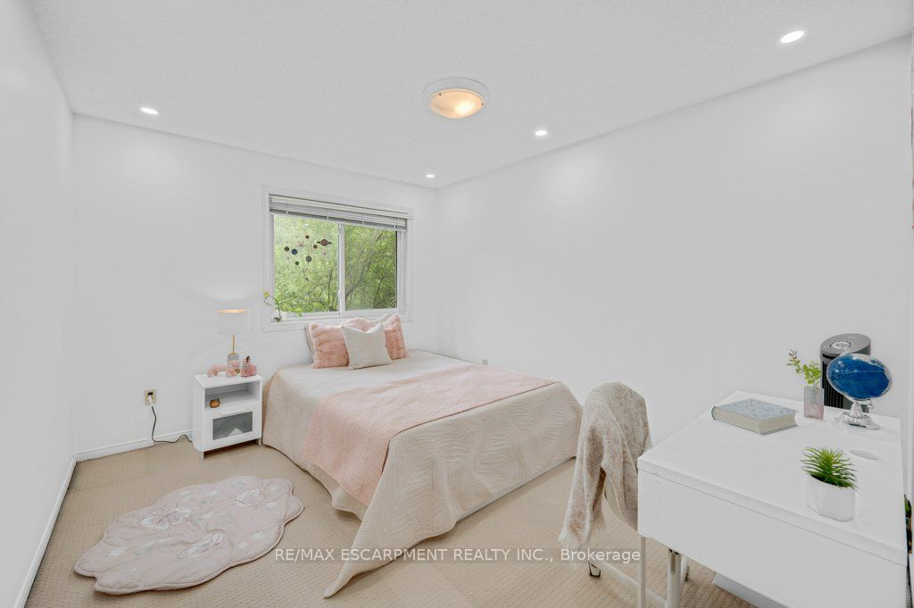 2597 Addingham Crescent Property Photo 16